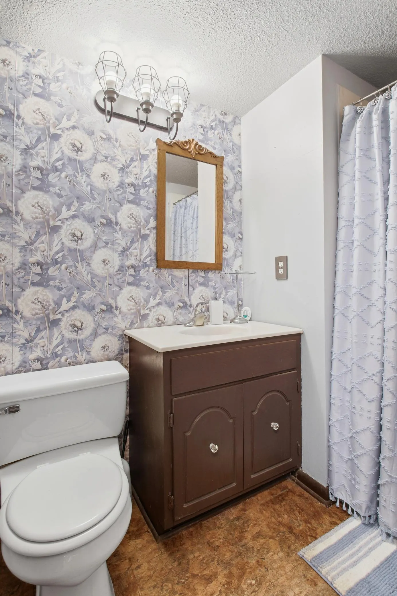 Photo 9 of 2111 55th Avenue