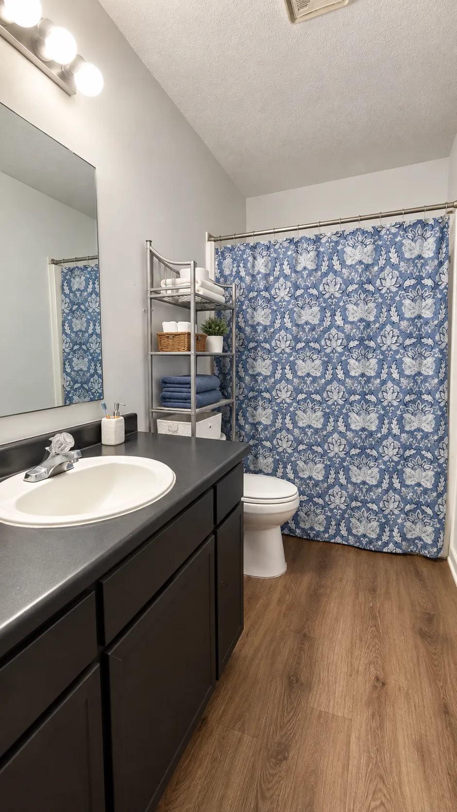 Photo 8 of 1591 Sloan Street
