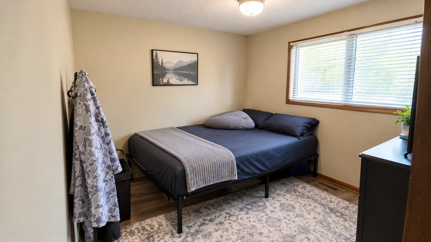 Photo 7 of 1591 Sloan Street