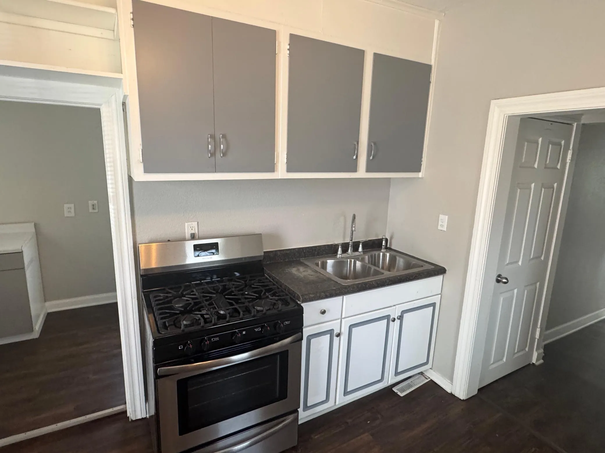 Photo 6 of 128 4th S Avenue