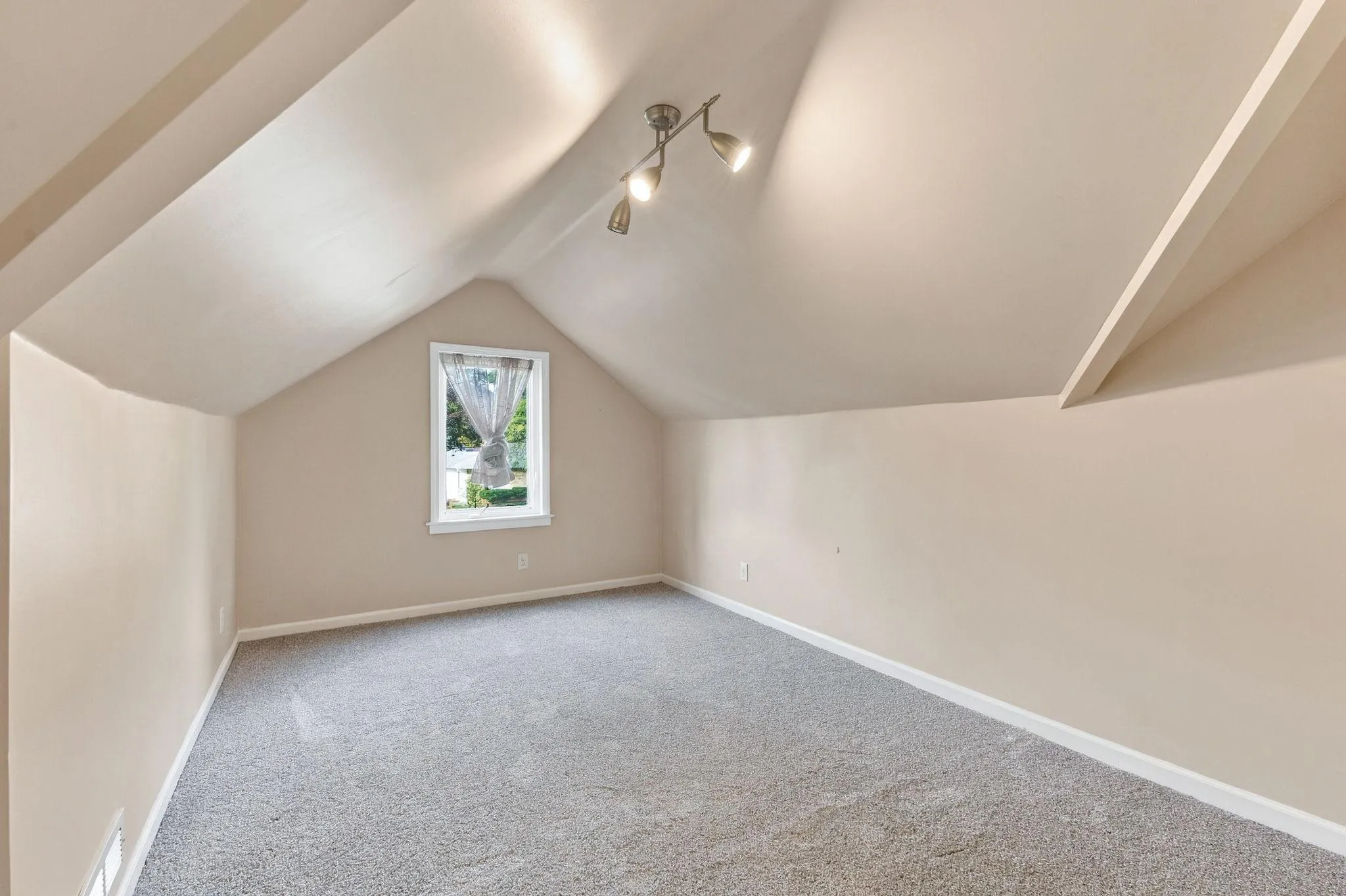 Photo 23 of 1852 Holton Street
