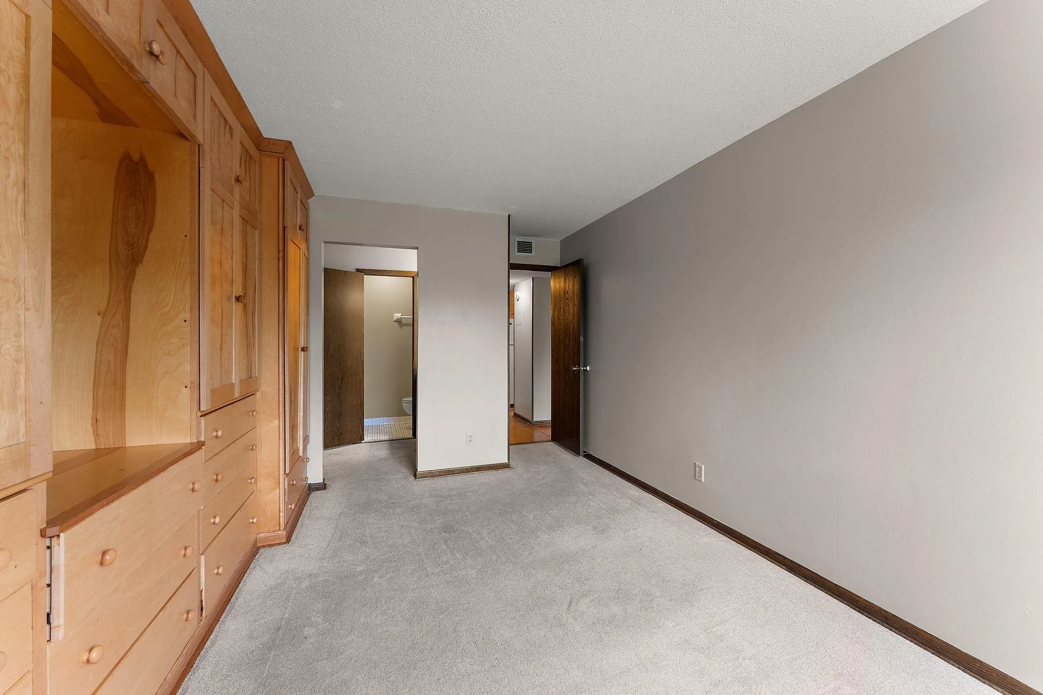 Photo 22 of 122 Demont E Avenue Unit 258