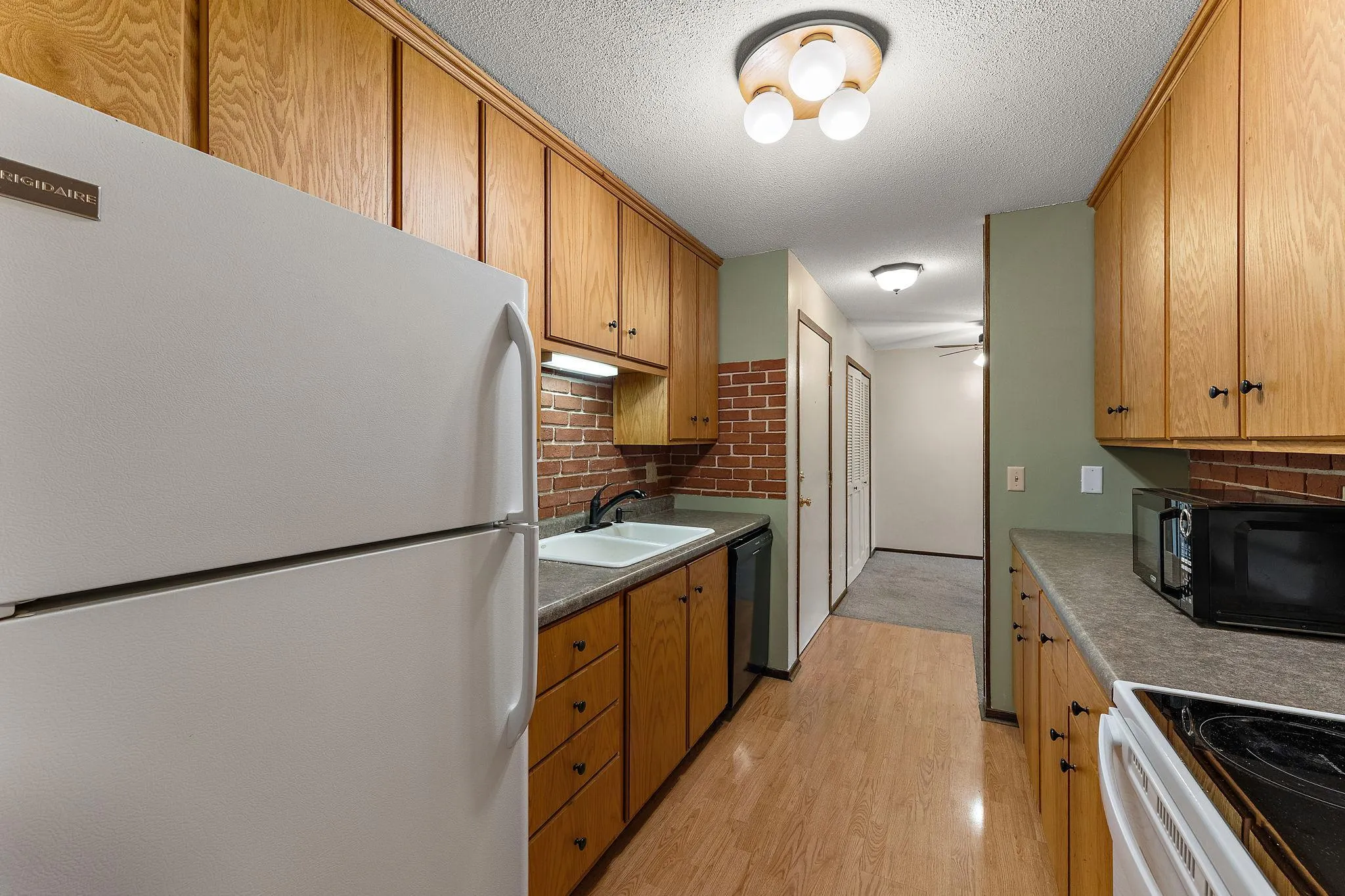 Photo 14 of 122 Demont E Avenue Unit 258