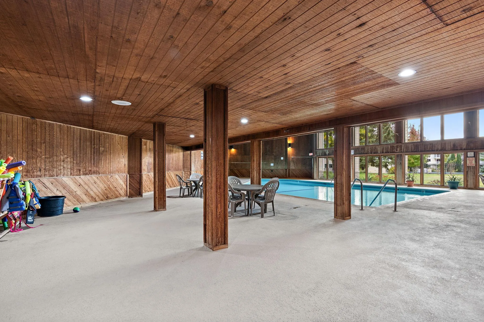 Photo 5 of 122 Demont E Avenue Unit 258