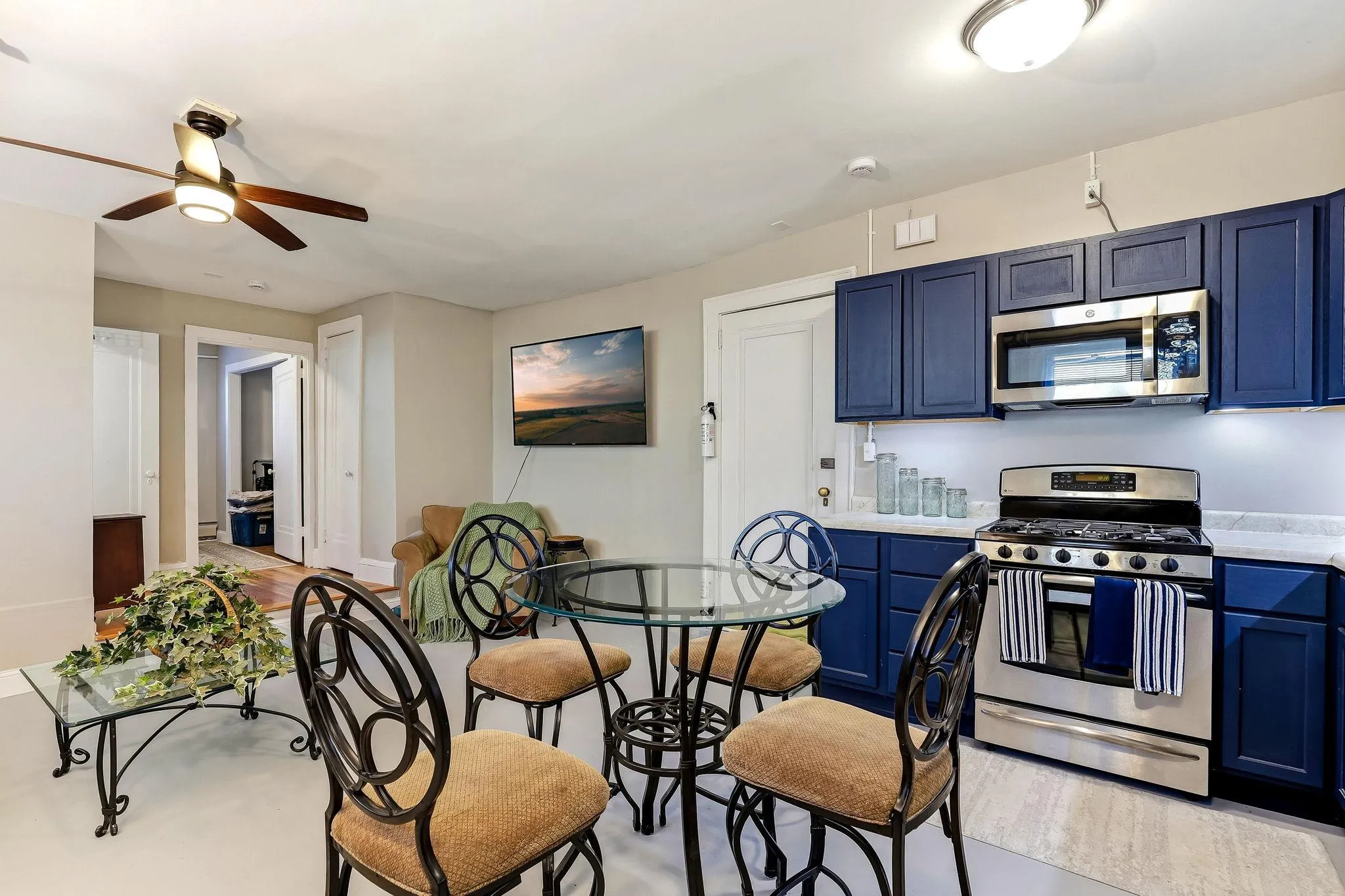 Photo 5 of 286 Van Buren Avenue Unit 9