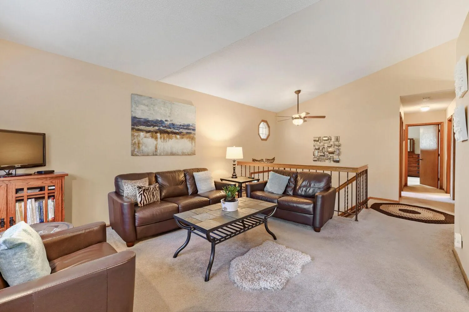 Photo 5 of 703 Evergreen Court