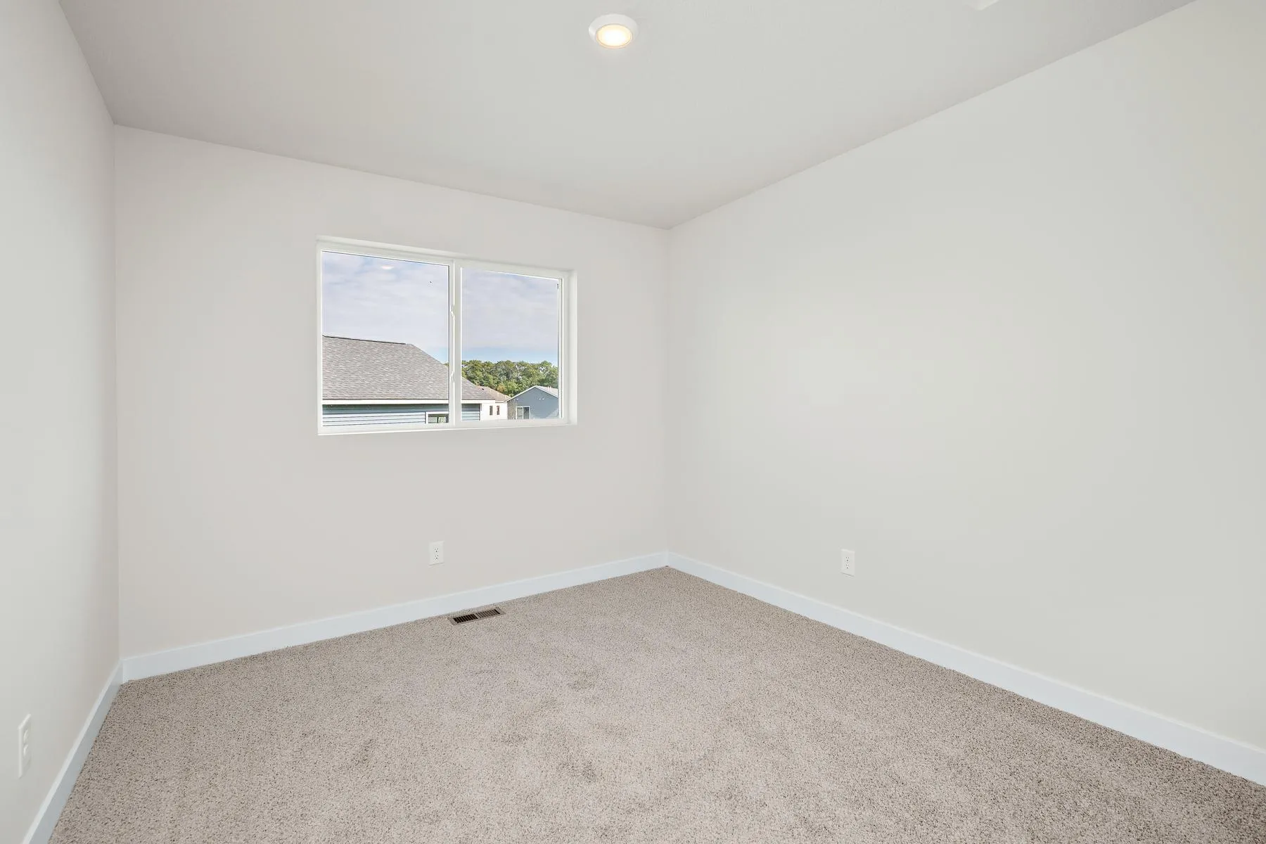Photo 10 of 7693 Birch Street