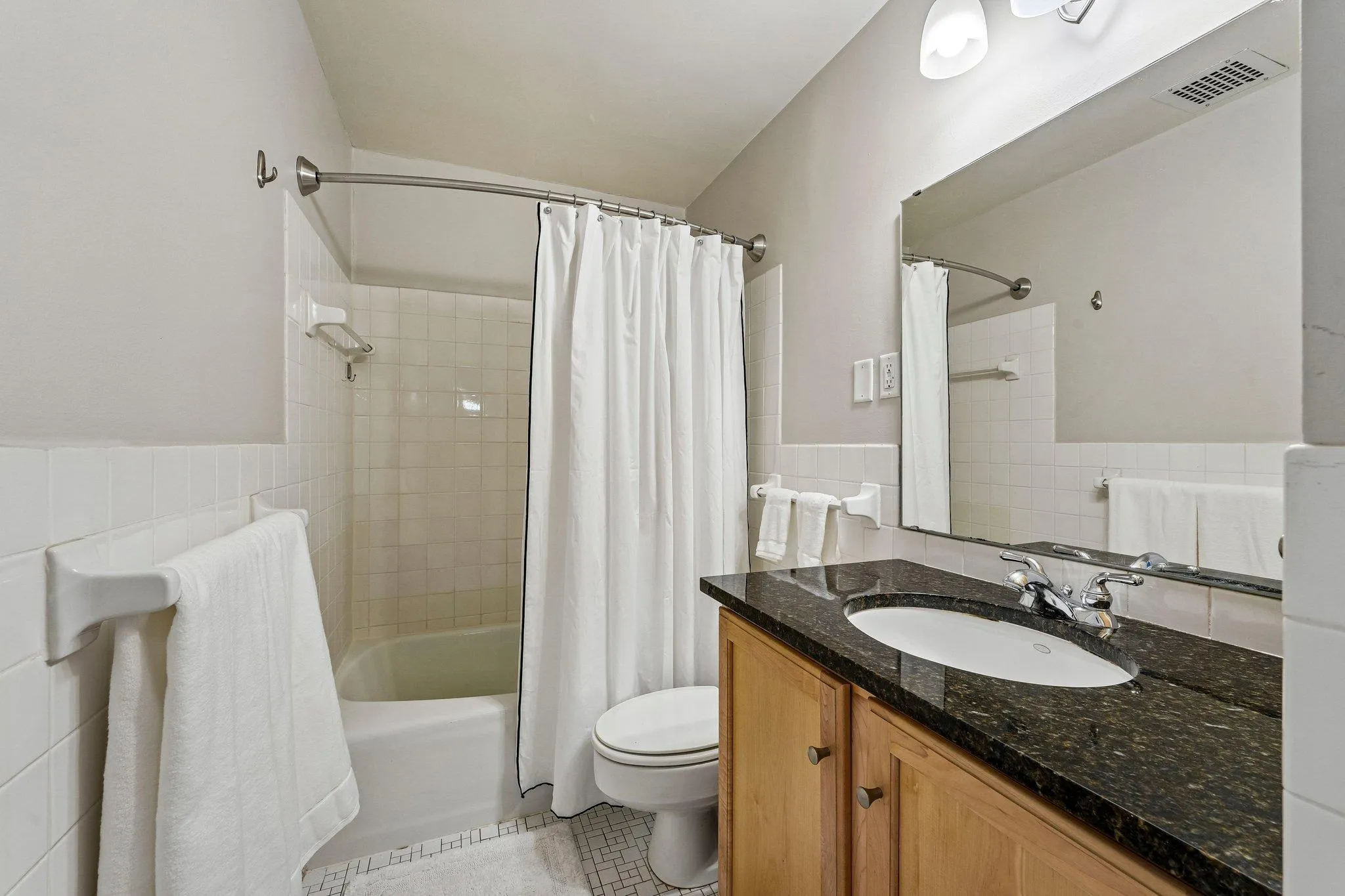 Photo 18 of 2727 W 43rd Street Unit 103