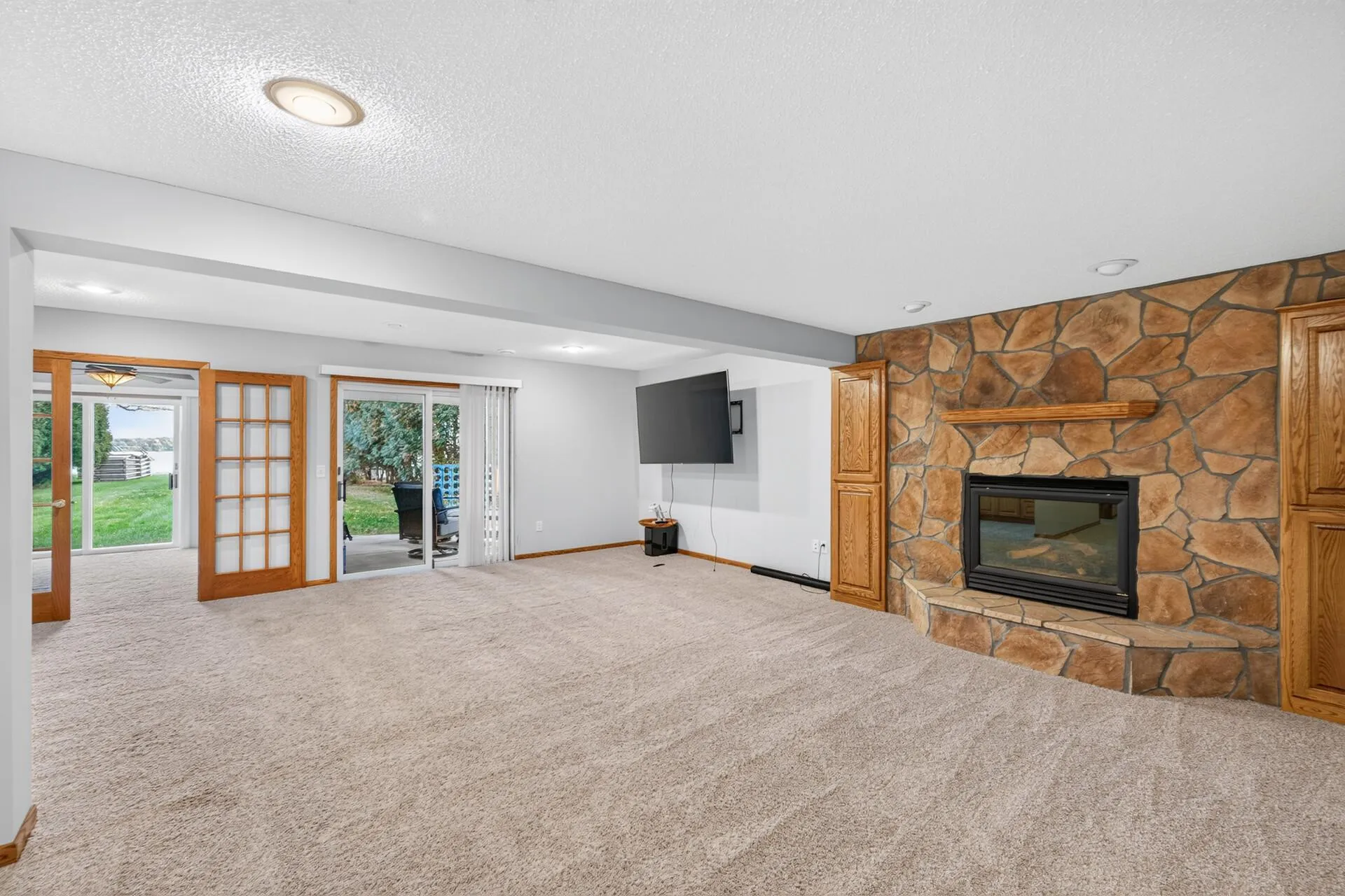Photo 32 of 1055 N Shore Drive