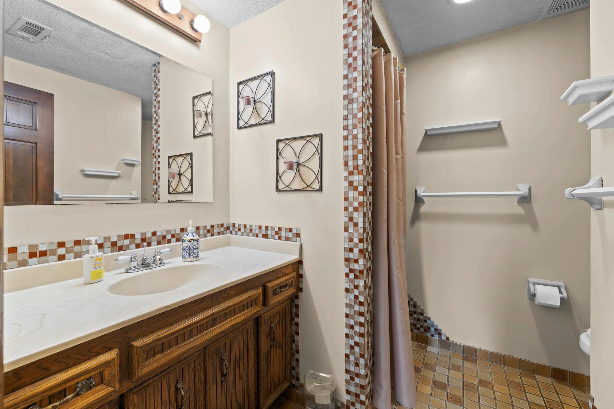 Photo 32 of 4115 Williston Road