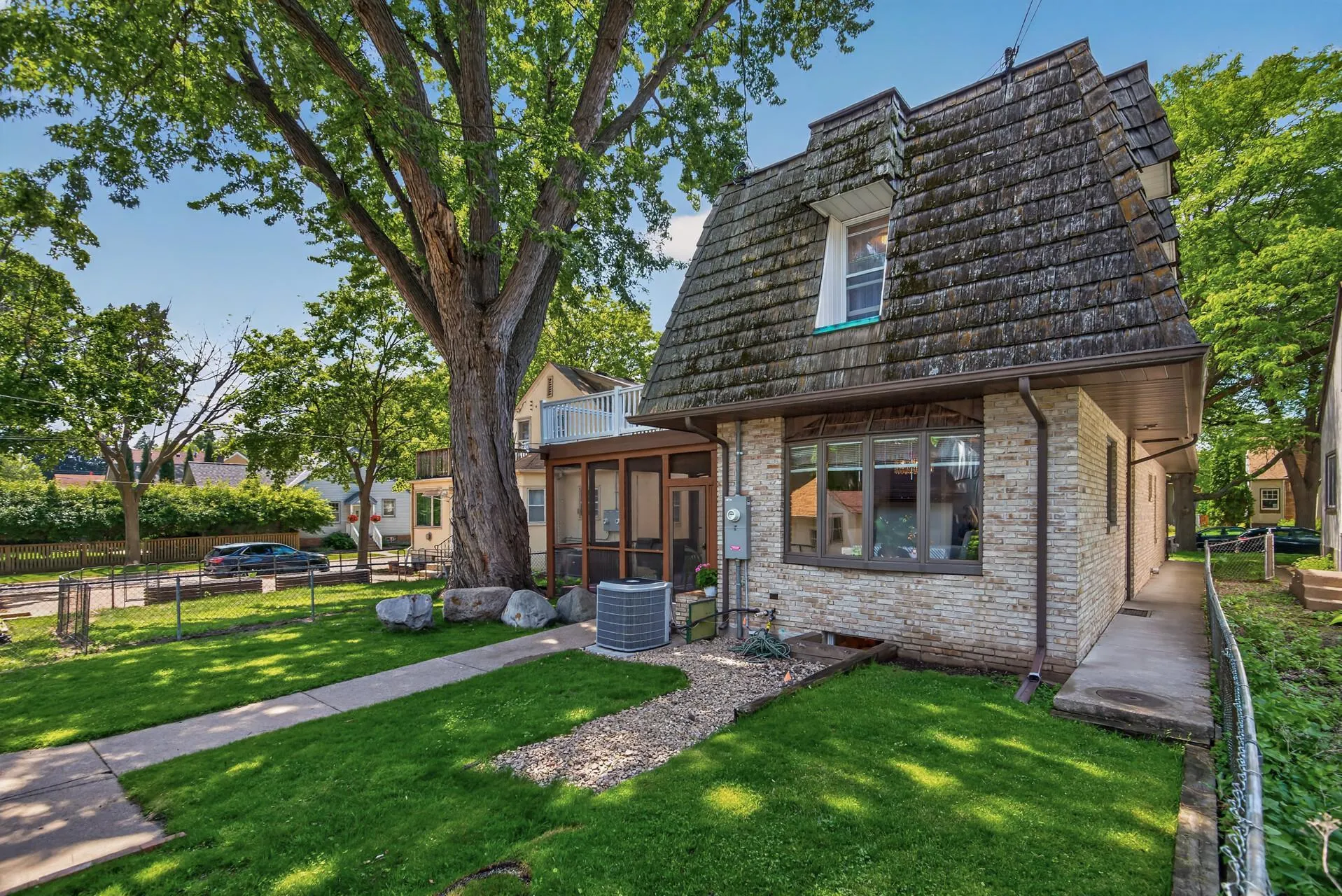 Photo 42 of 2307 Mckinley Ne Street