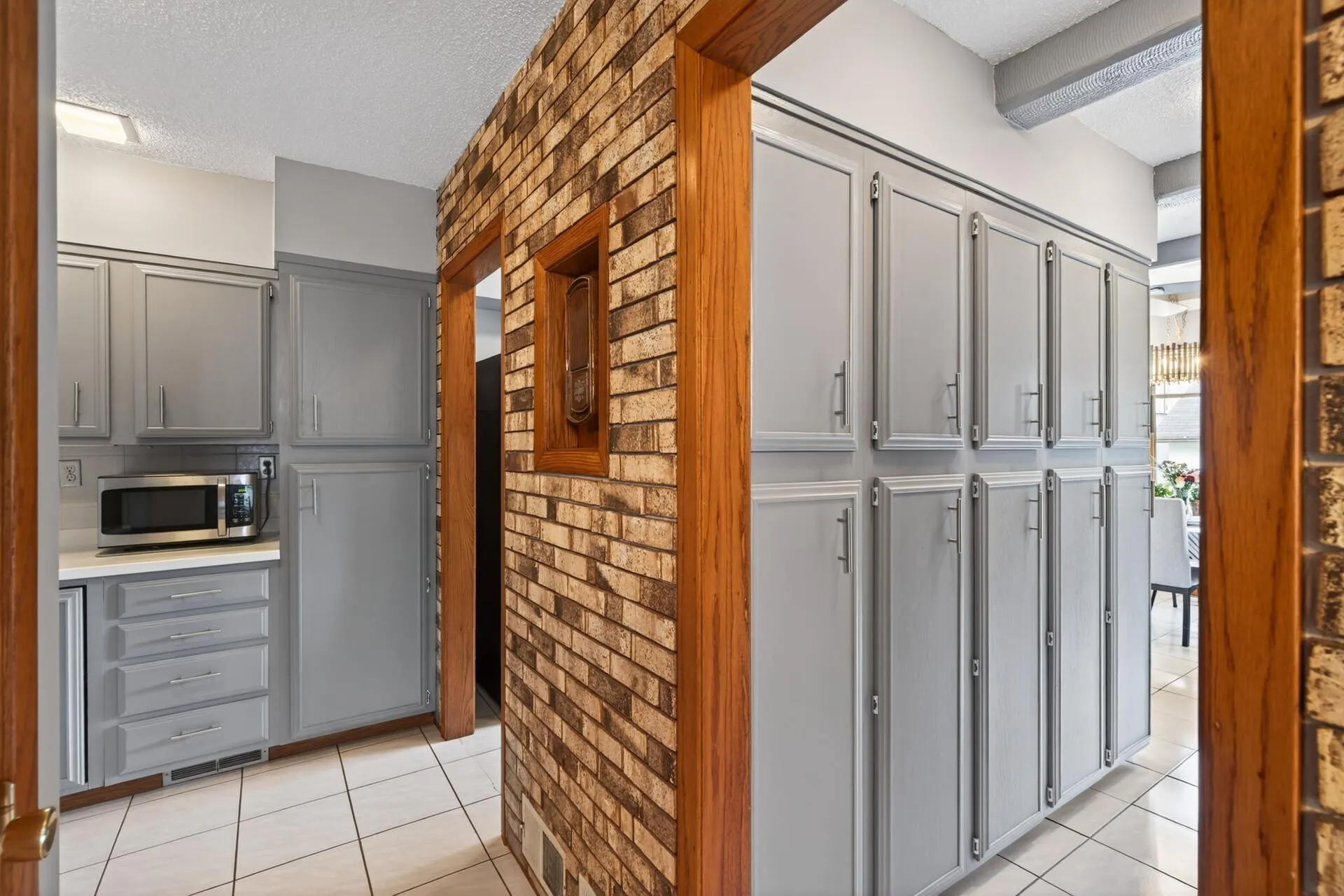 Photo 8 of 2307 Mckinley Ne Street