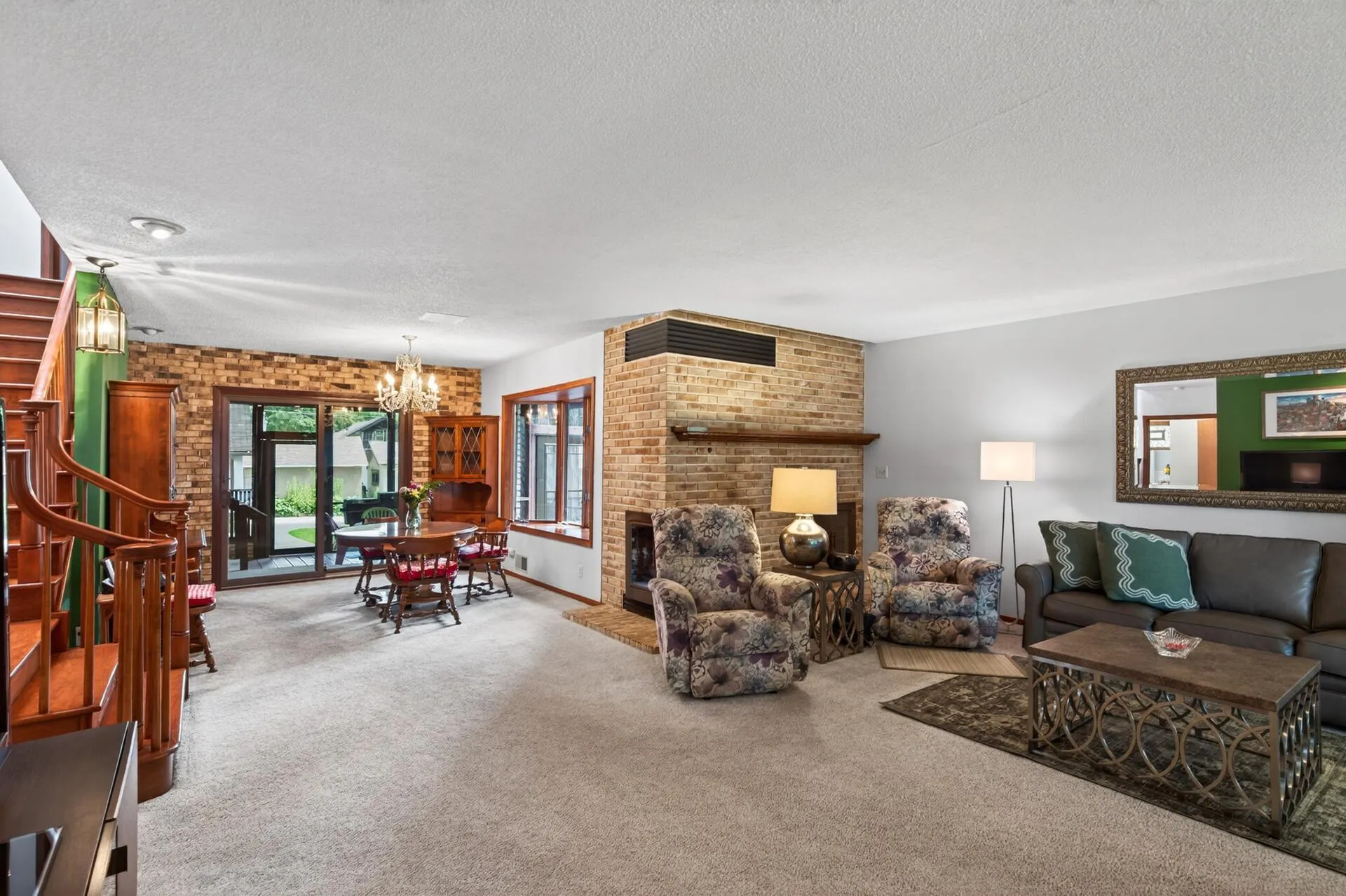 Photo 3 of 2307 Mckinley Ne Street