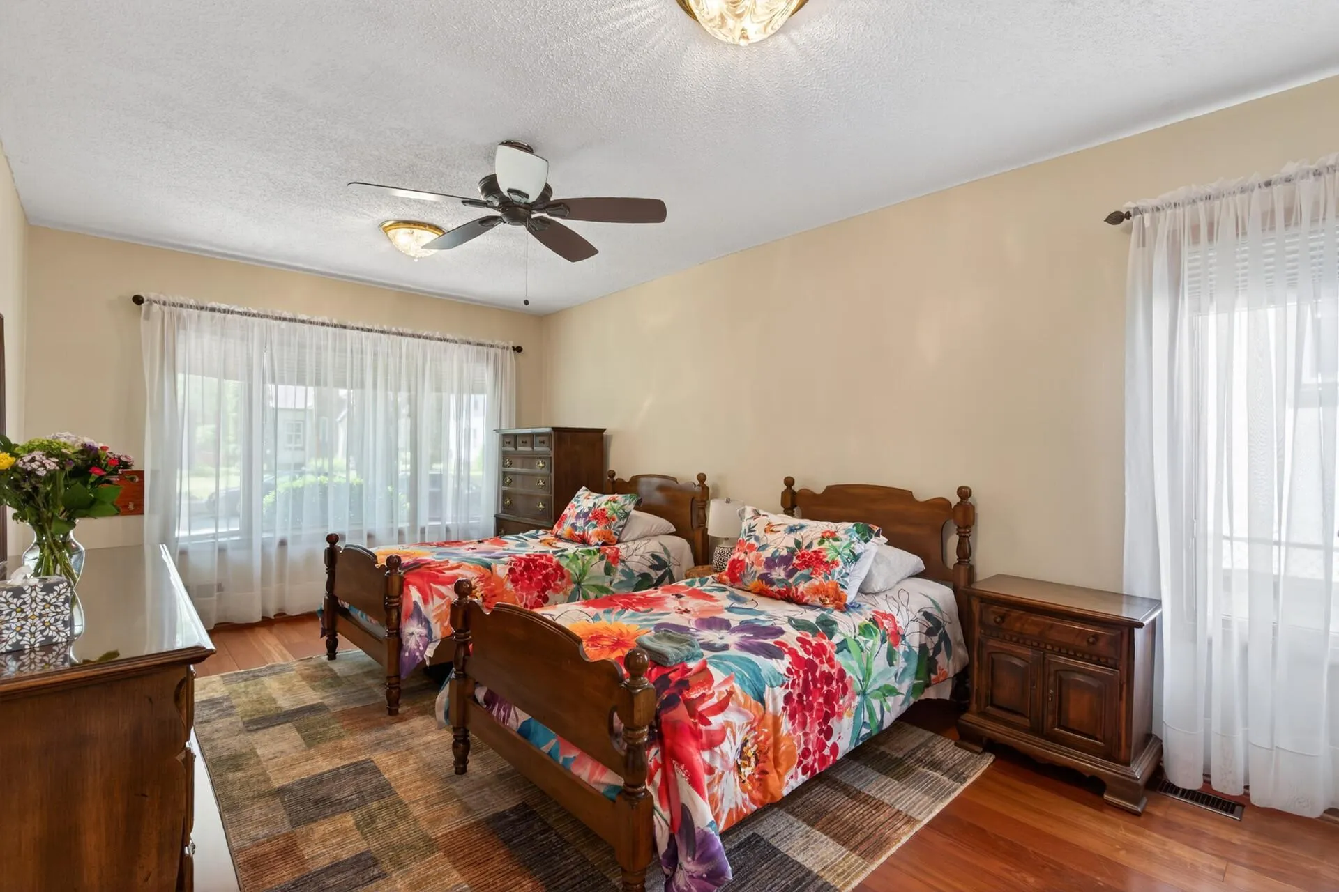 Photo 17 of 2307 Mckinley Ne Street