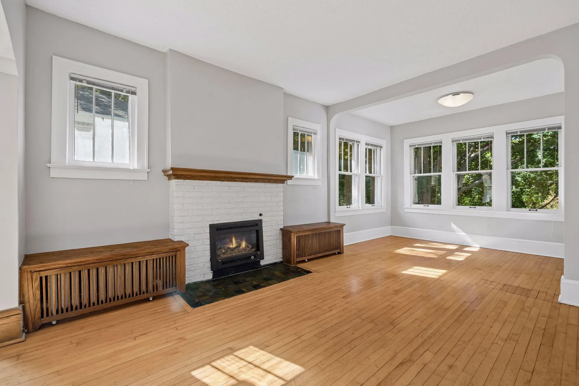Photo 3 of 629 Kenwood Parkway