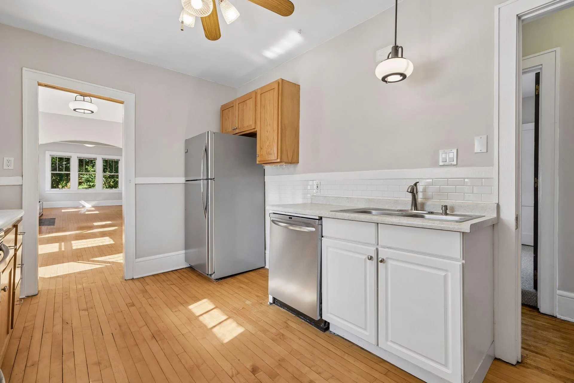 Photo 13 of 629 Kenwood Parkway
