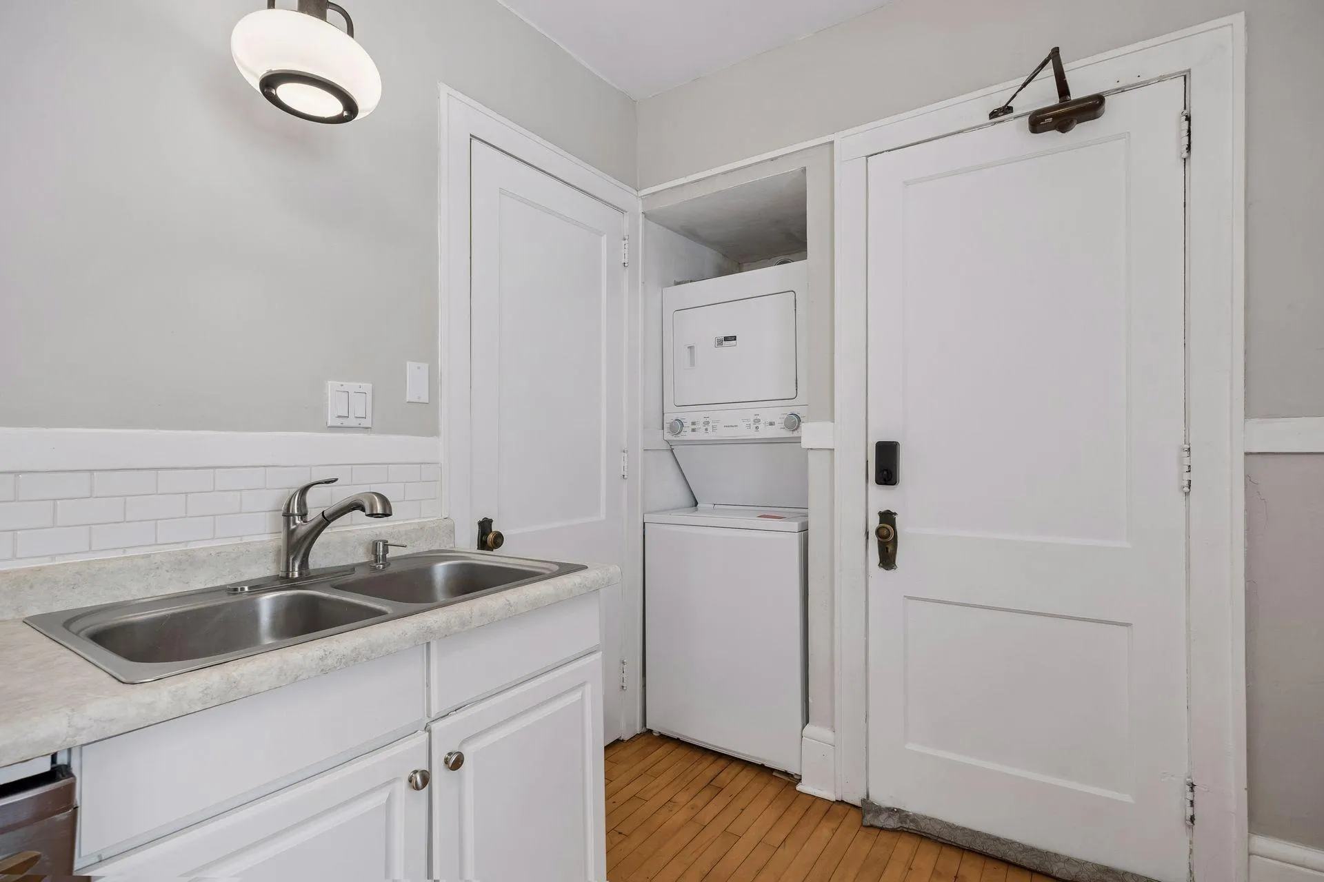 Photo 12 of 629 Kenwood Parkway