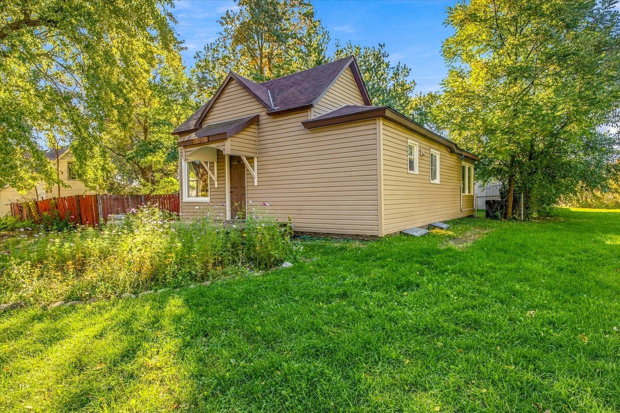Photo 6 of 109 Norelius Street