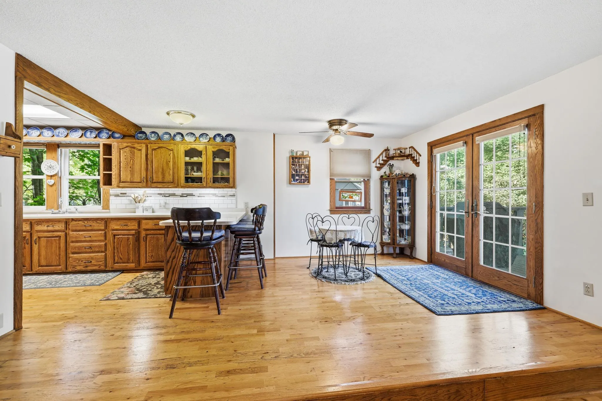 Photo 11 of 533 E Maple Street