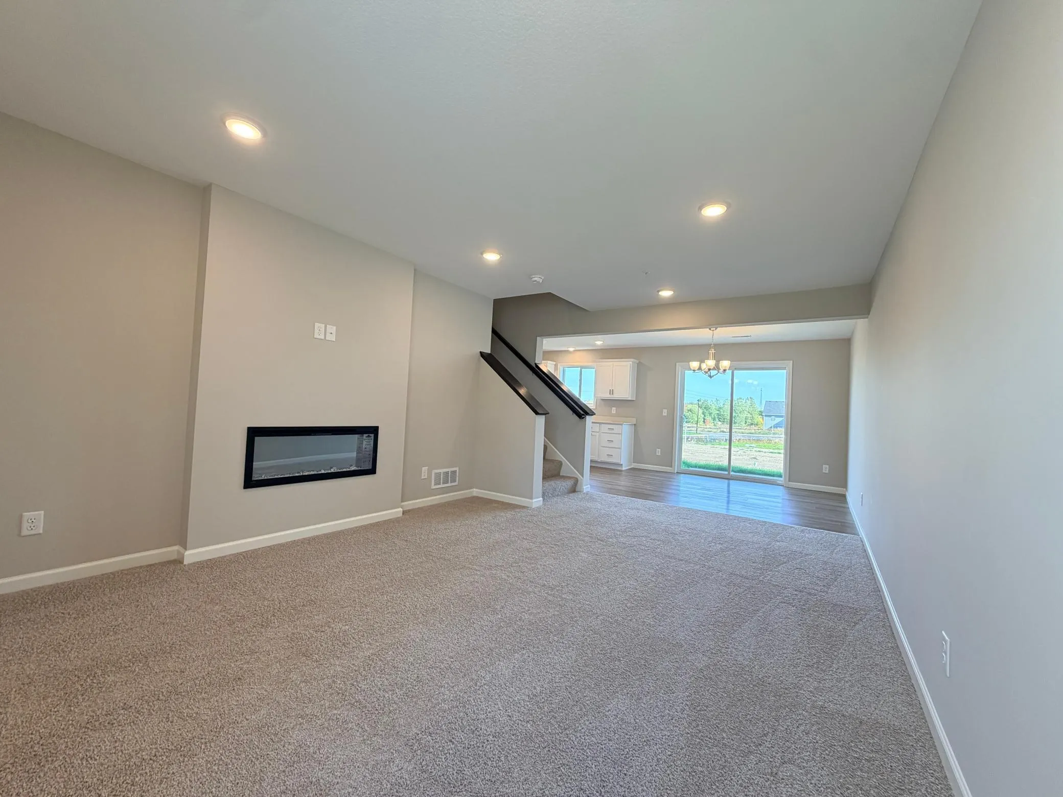 Photo 4 of 8824 Riverstone Ne Avenue
