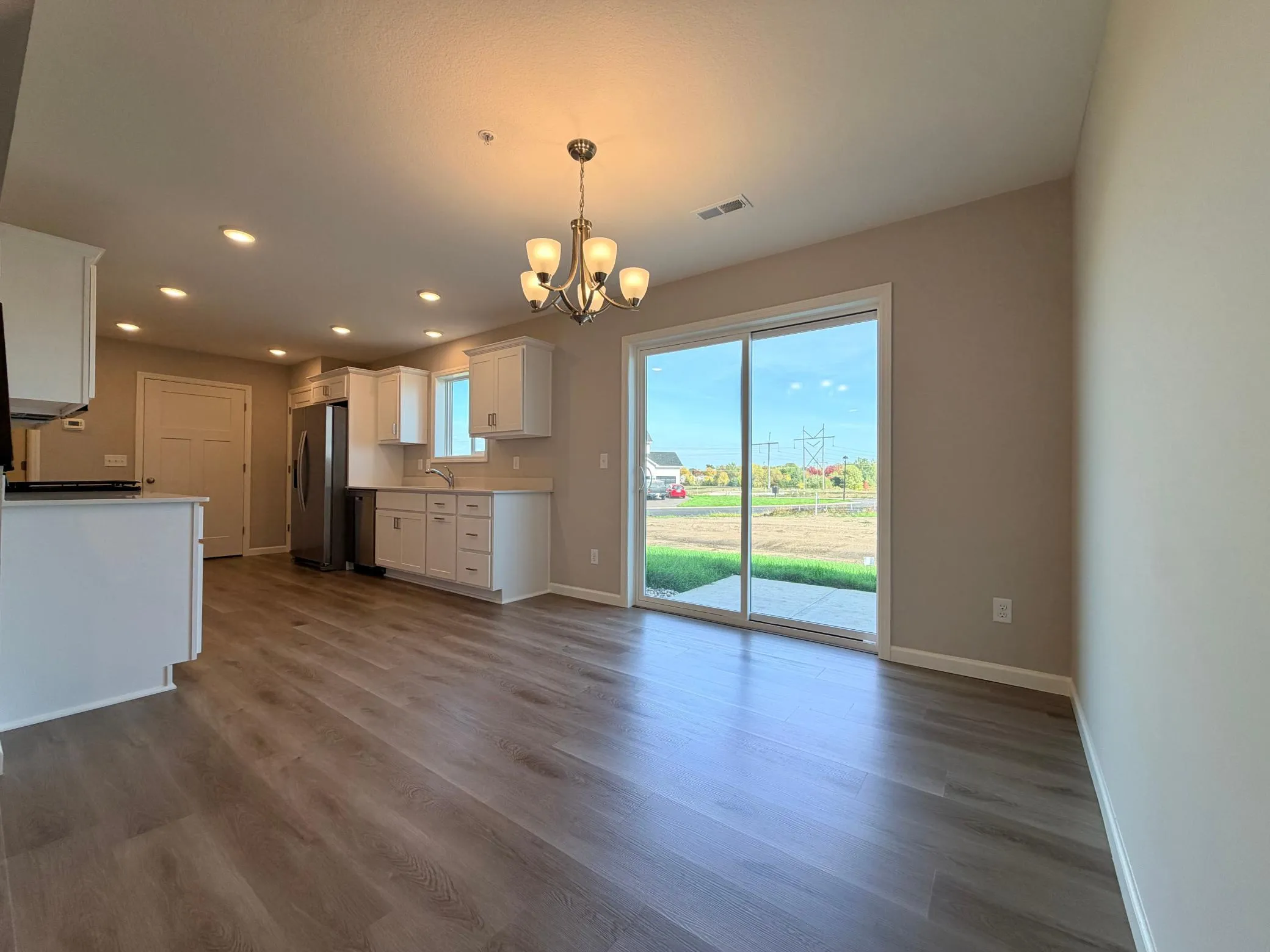 Photo 5 of 8824 Riverstone Ne Avenue