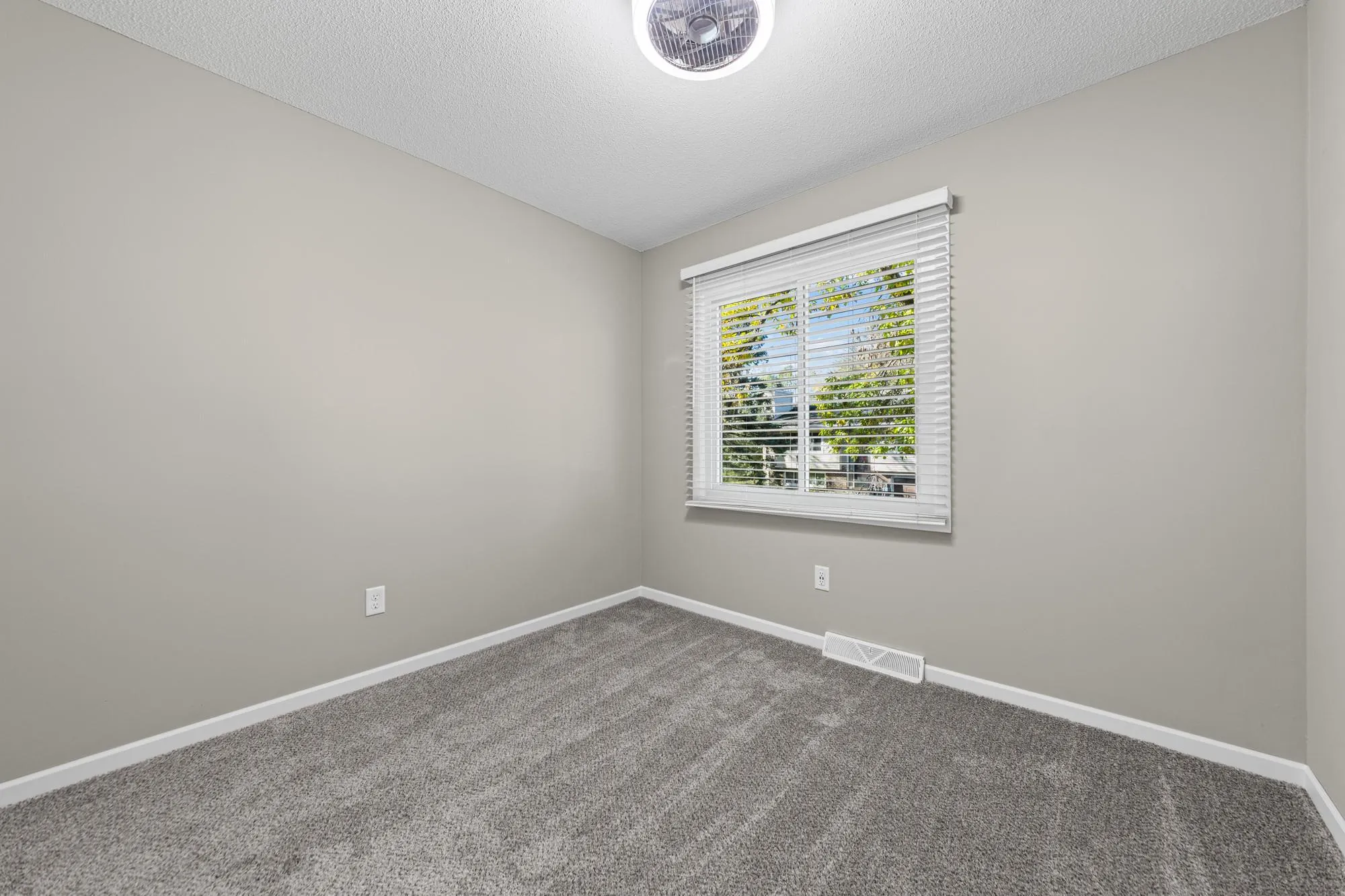 Photo 31 of 914 94th Ne Avenue