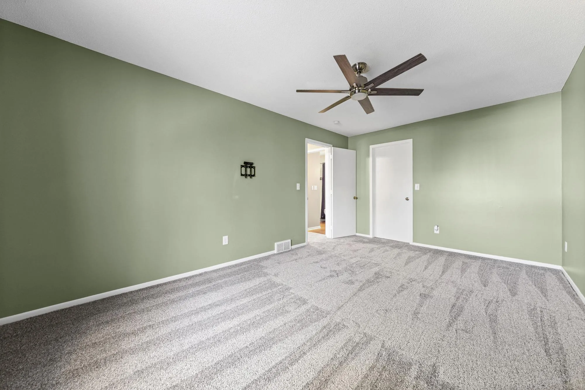 Photo 34 of 914 94th Ne Avenue