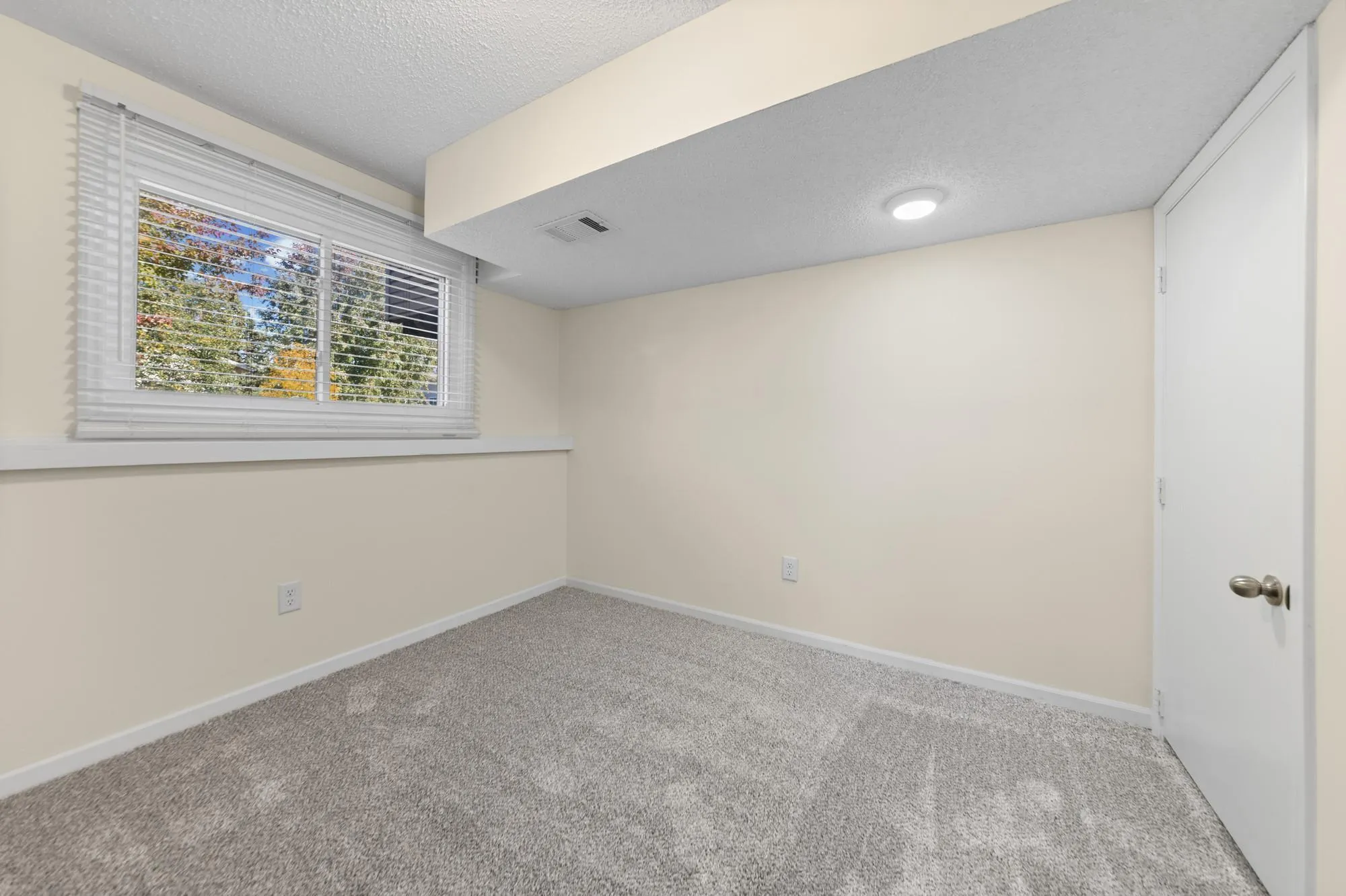 Photo 42 of 914 94th Ne Avenue