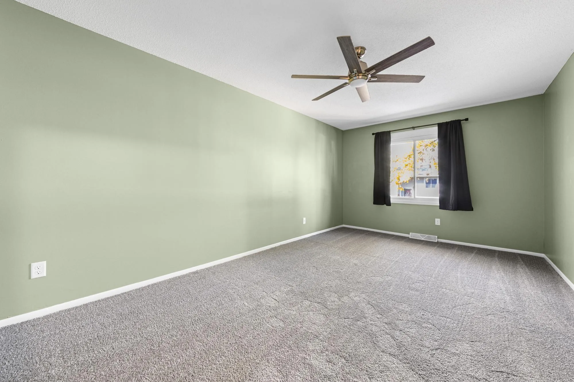 Photo 32 of 914 94th Ne Avenue