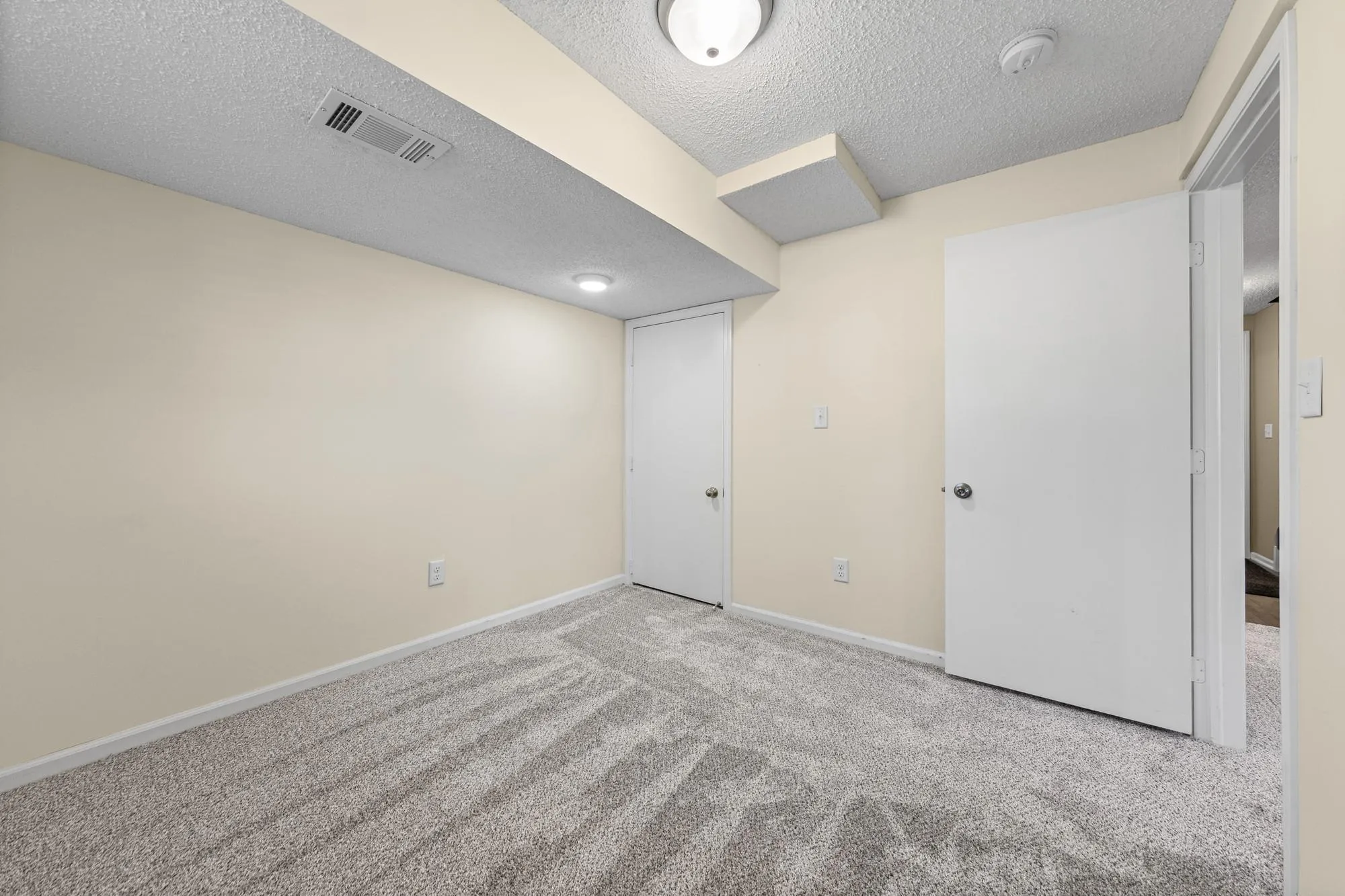Photo 43 of 914 94th Ne Avenue