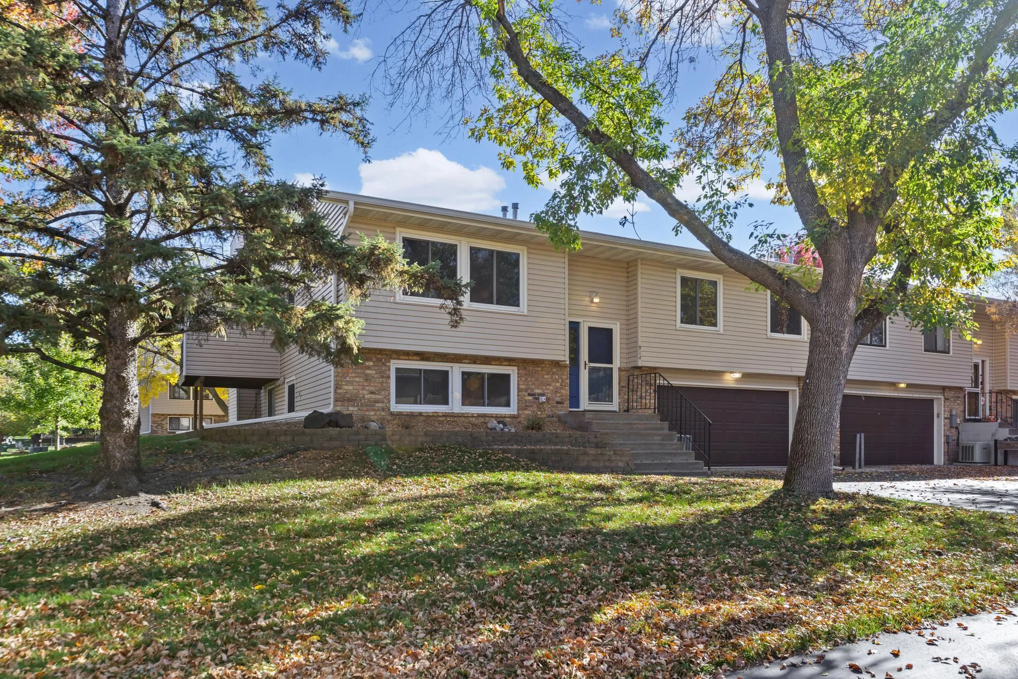 Photo 3 of 914 94th Ne Avenue