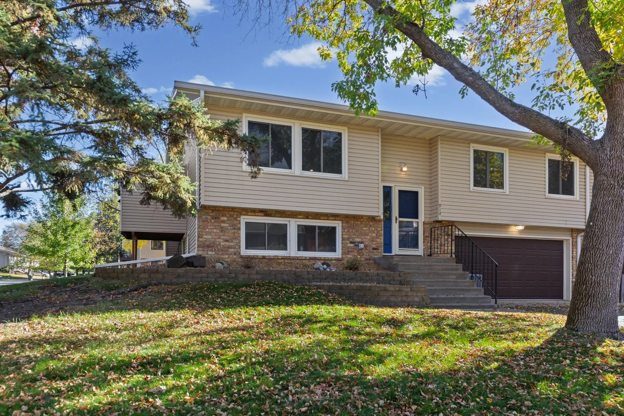 Photo 4 of 914 94th Ne Avenue