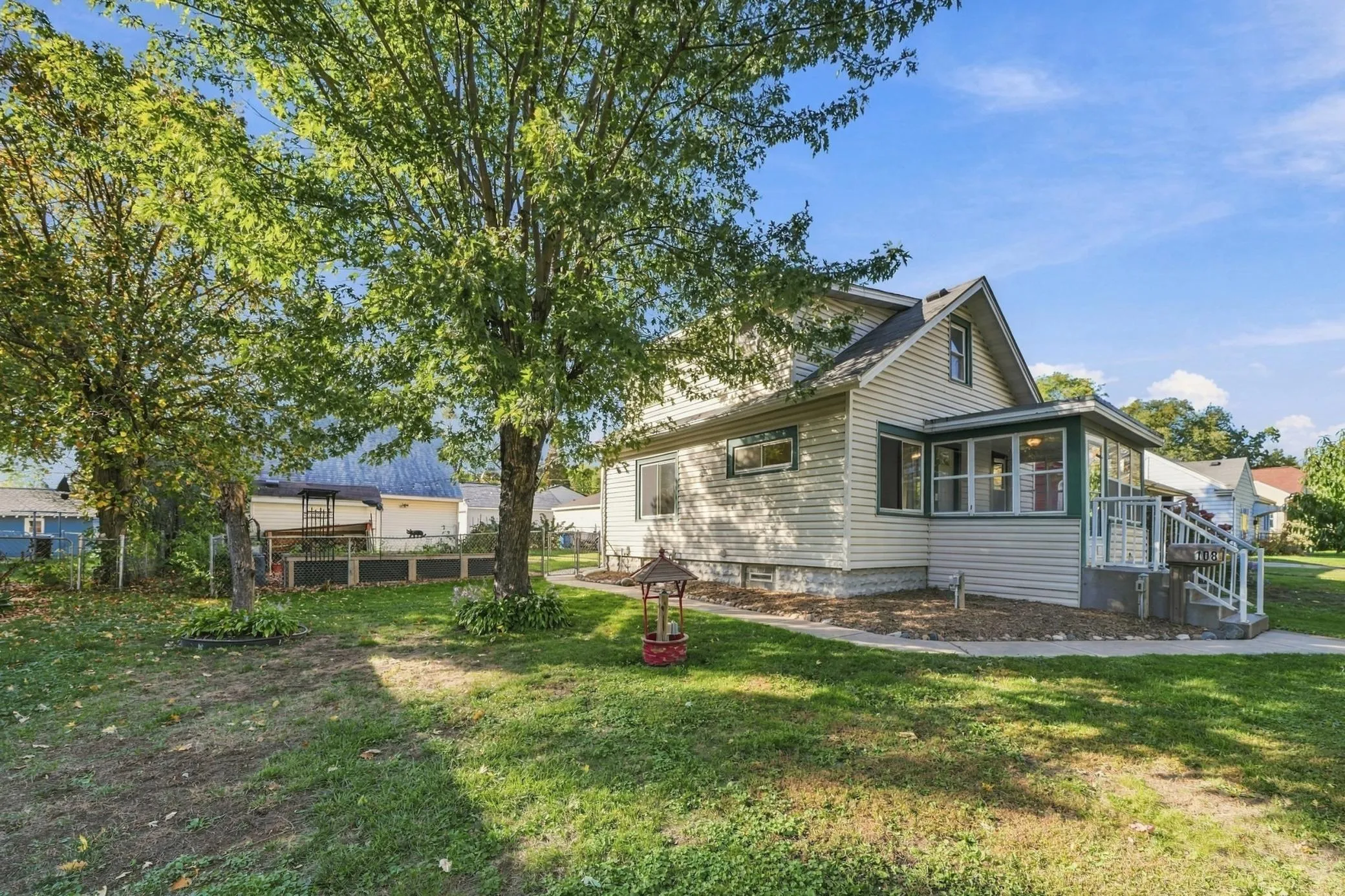 Photo 32 of 108 17th N Avenue