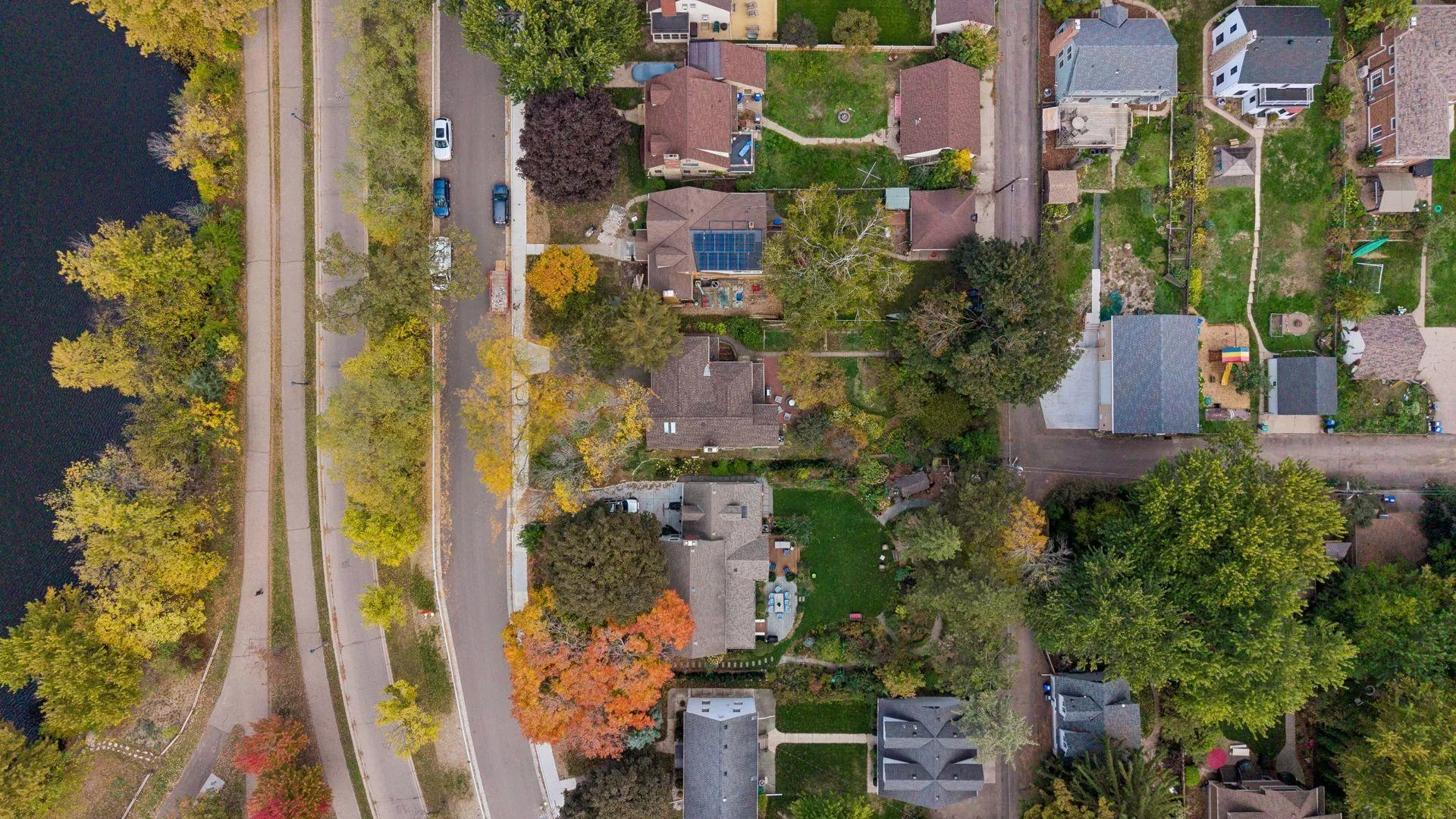 Photo 51 of 1384 Como E Boulevard