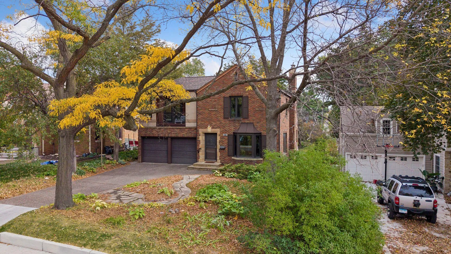 Photo 3 of 1384 Como E Boulevard