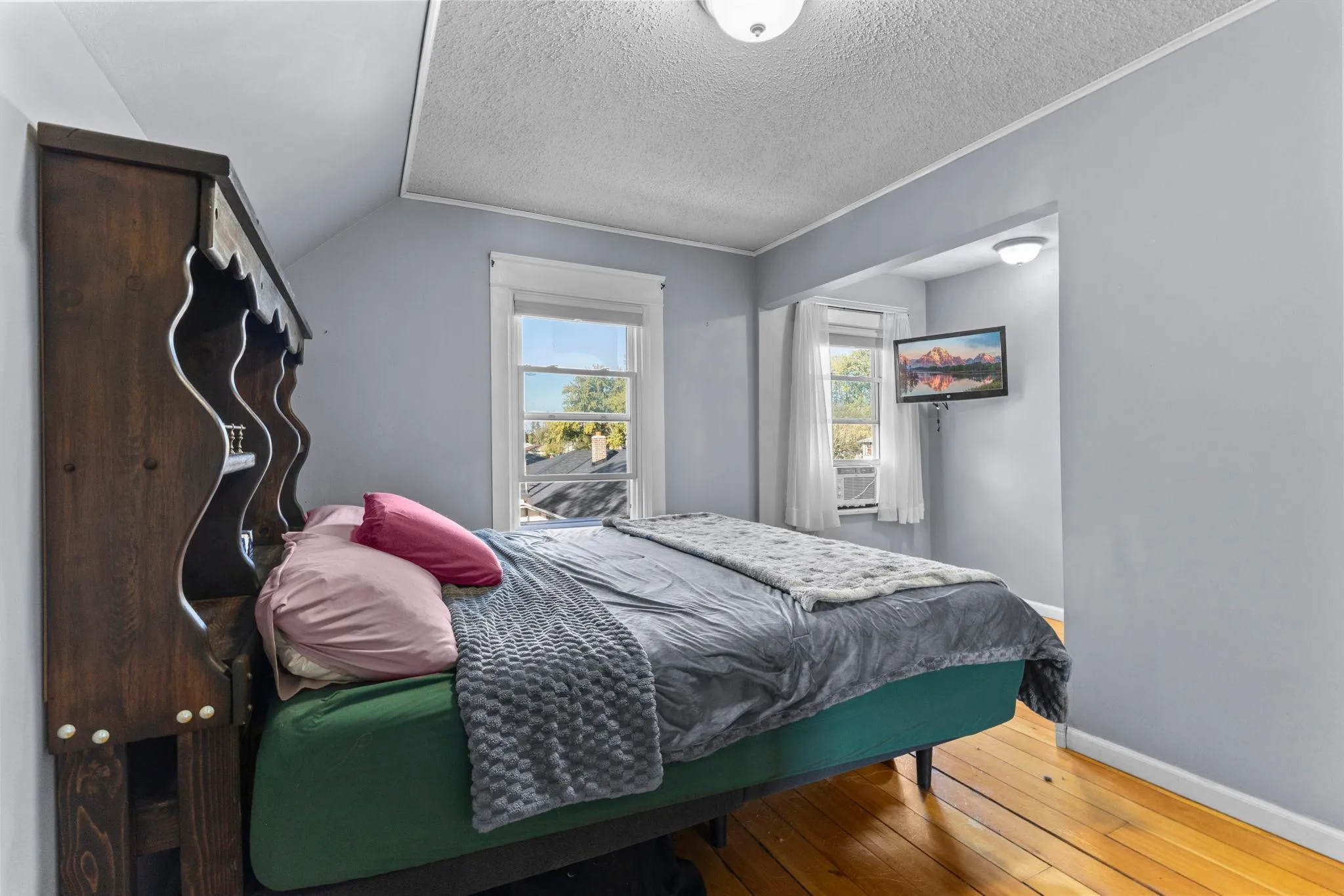 Photo 13 of 1751 Clarence Street