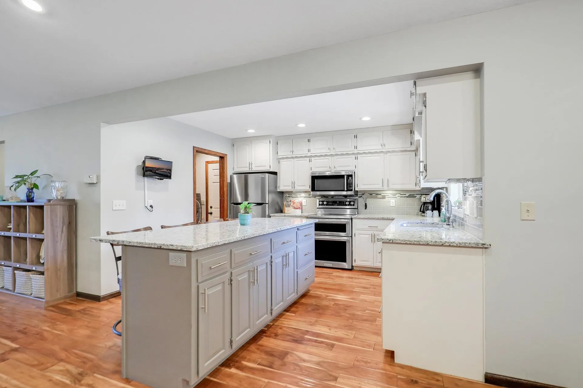 Photo 18 of 624 Hennes Avenue