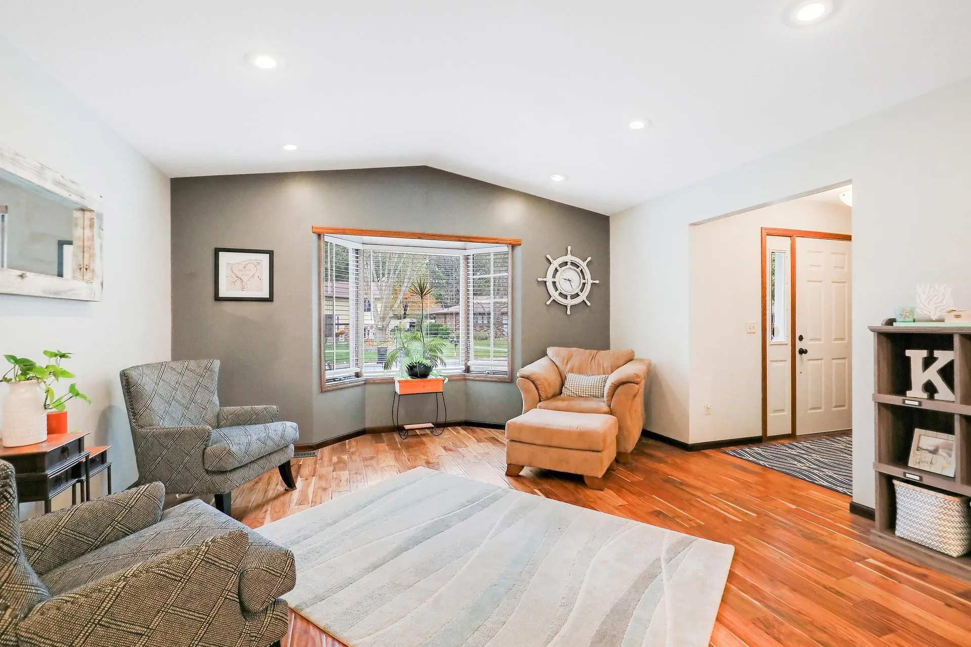 Photo 11 of 624 Hennes Avenue
