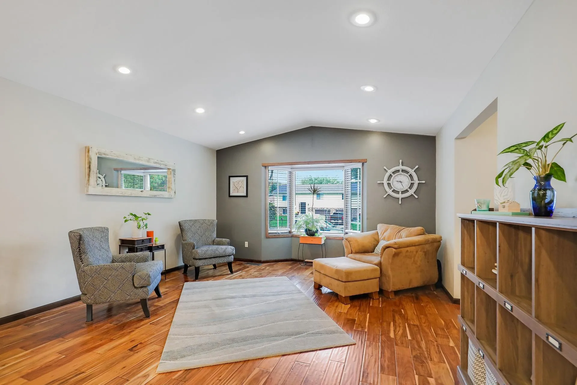 Photo 10 of 624 Hennes Avenue