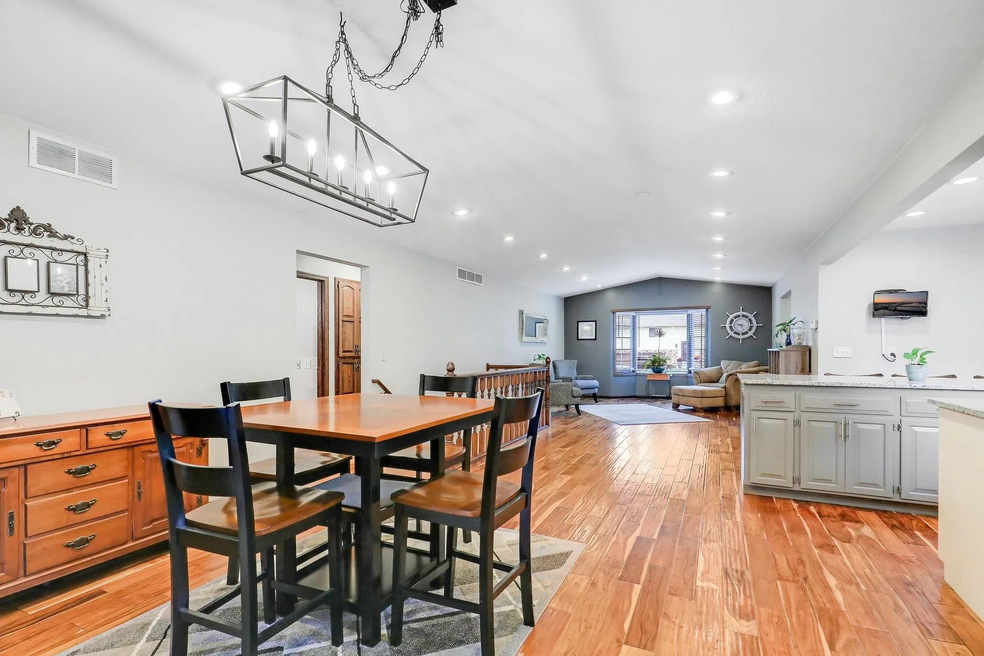 Photo 30 of 624 Hennes Avenue