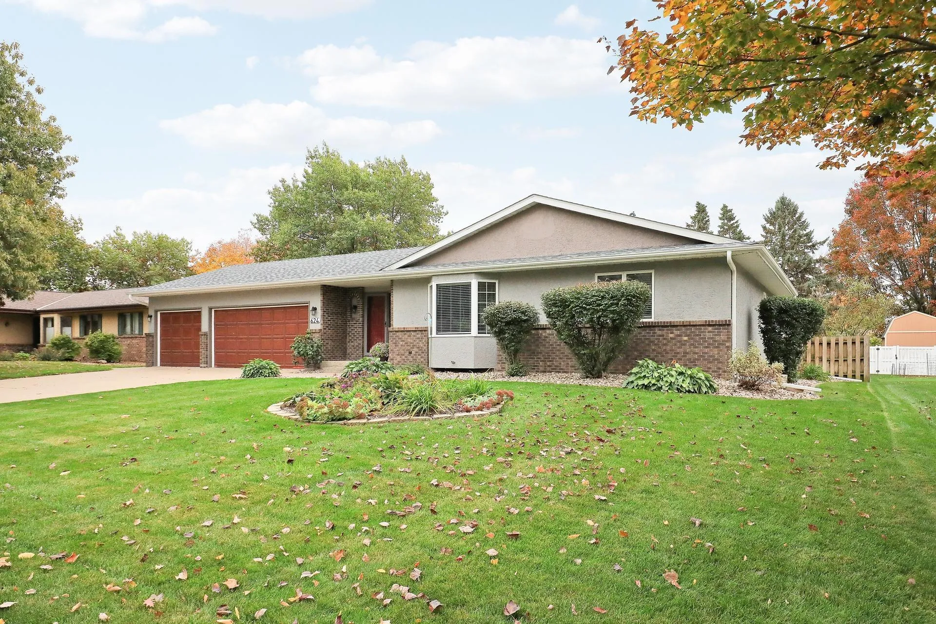Photo 5 of 624 Hennes Avenue