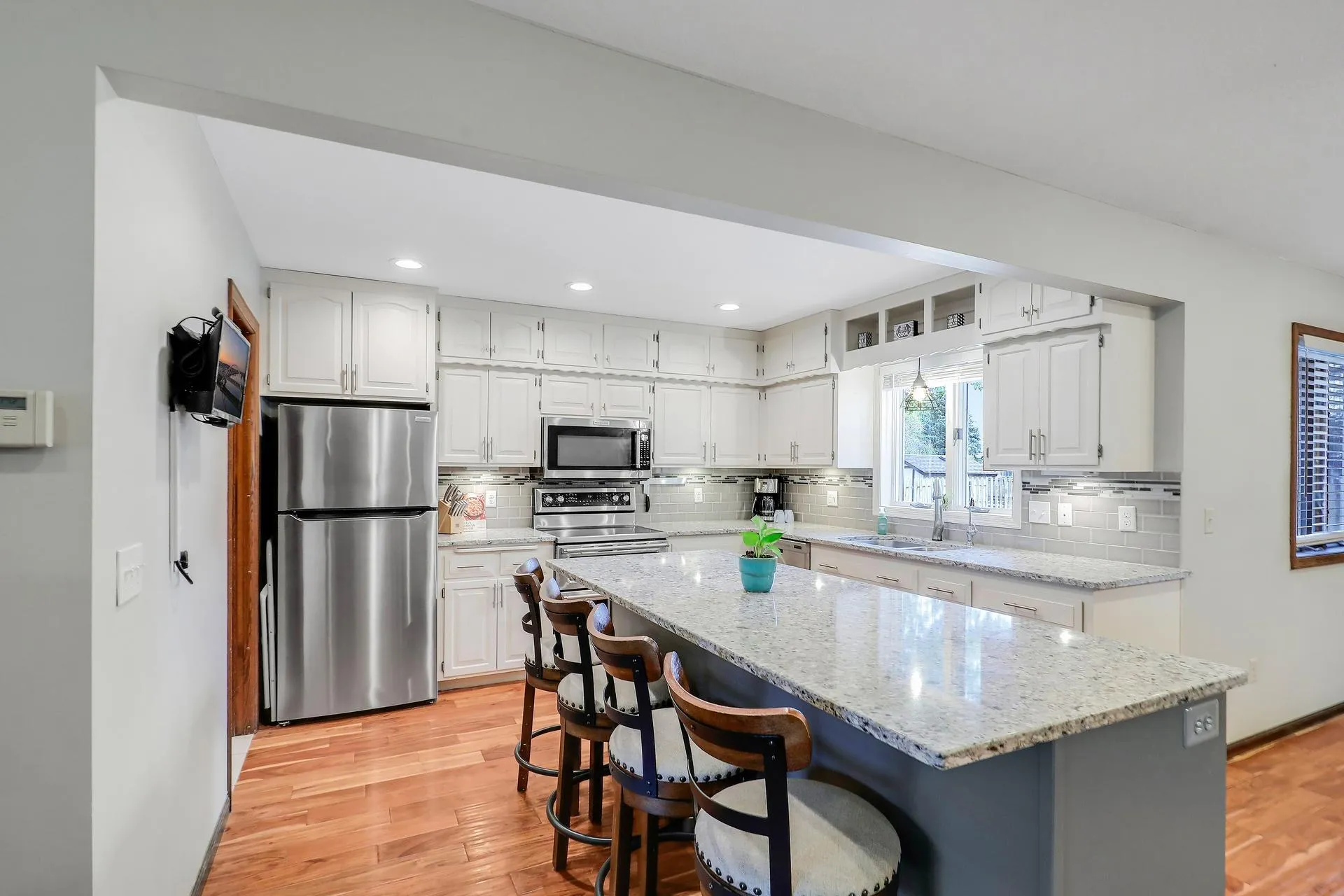 Photo 15 of 624 Hennes Avenue