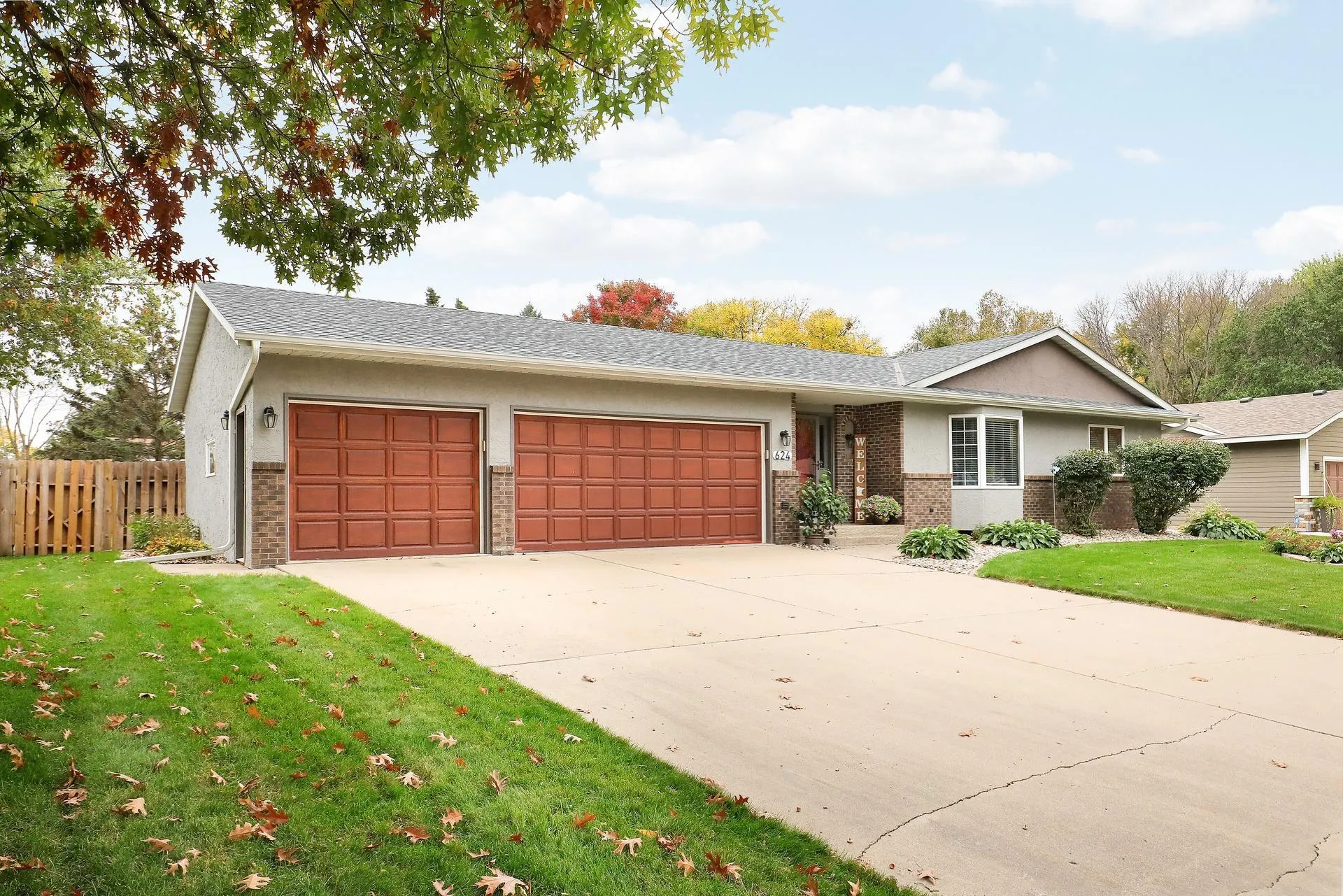 Photo 4 of 624 Hennes Avenue