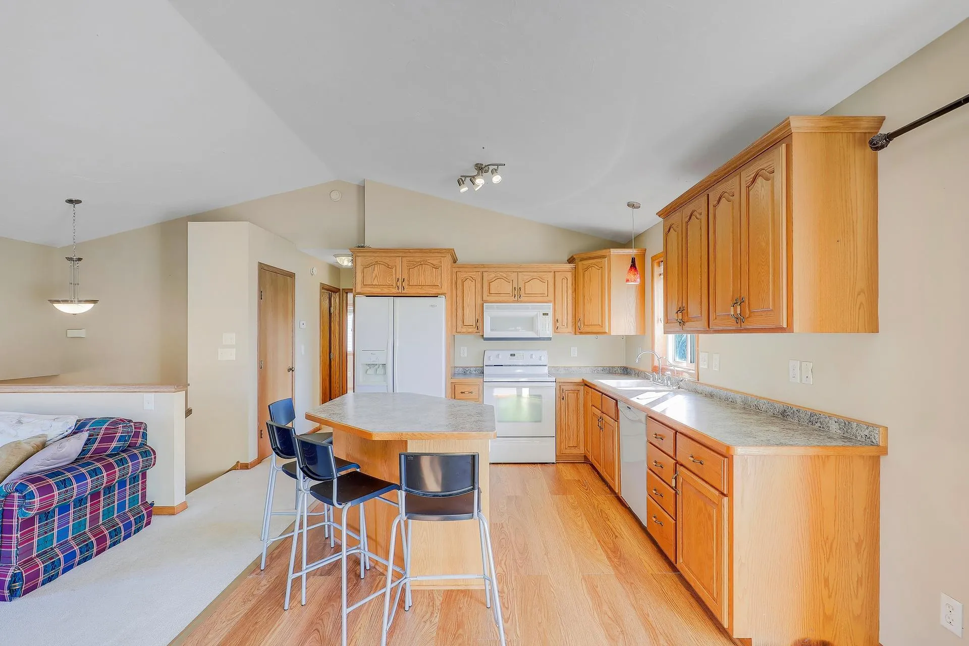 Photo 9 of 890 Newport Avenue