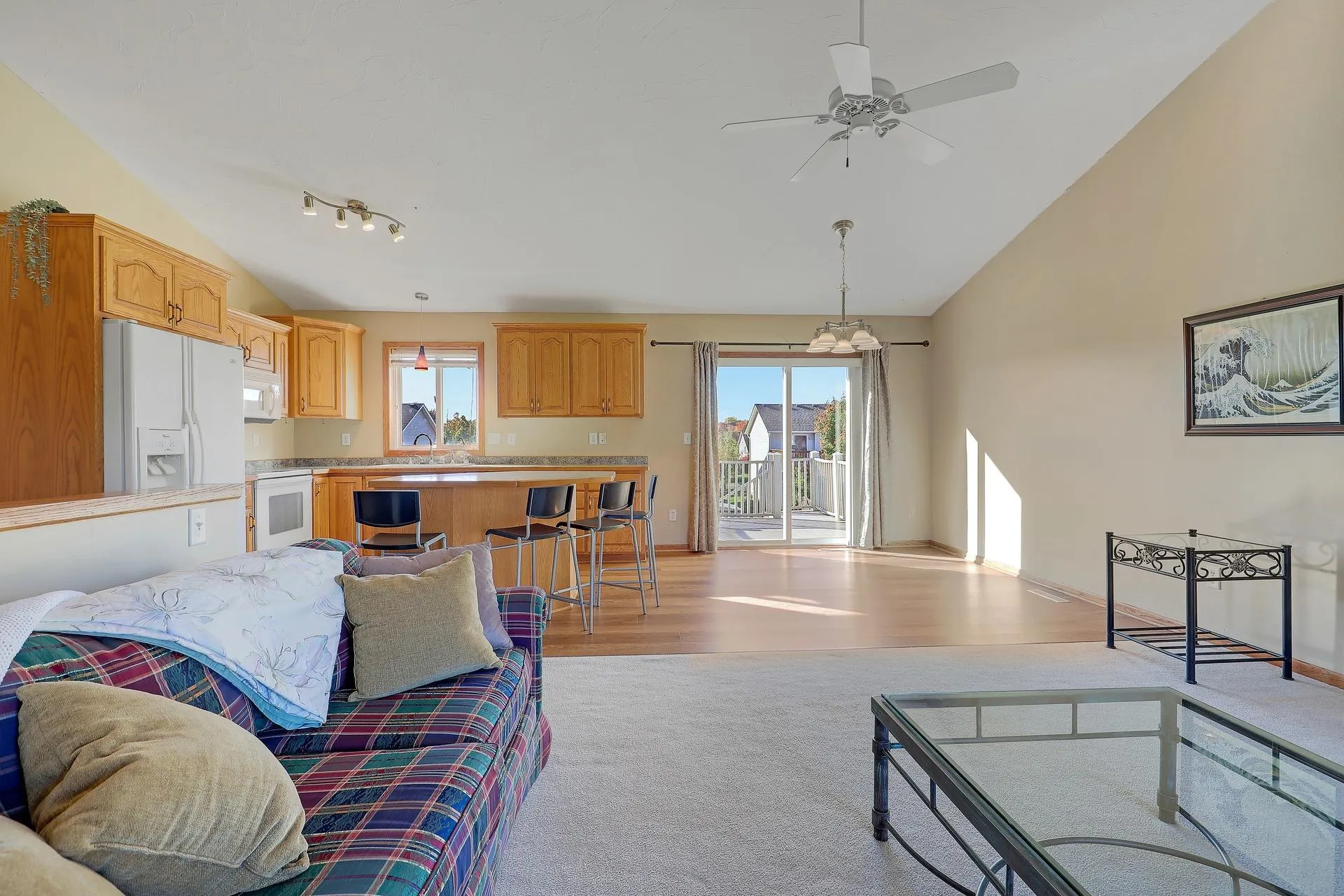 Photo 5 of 890 Newport Avenue