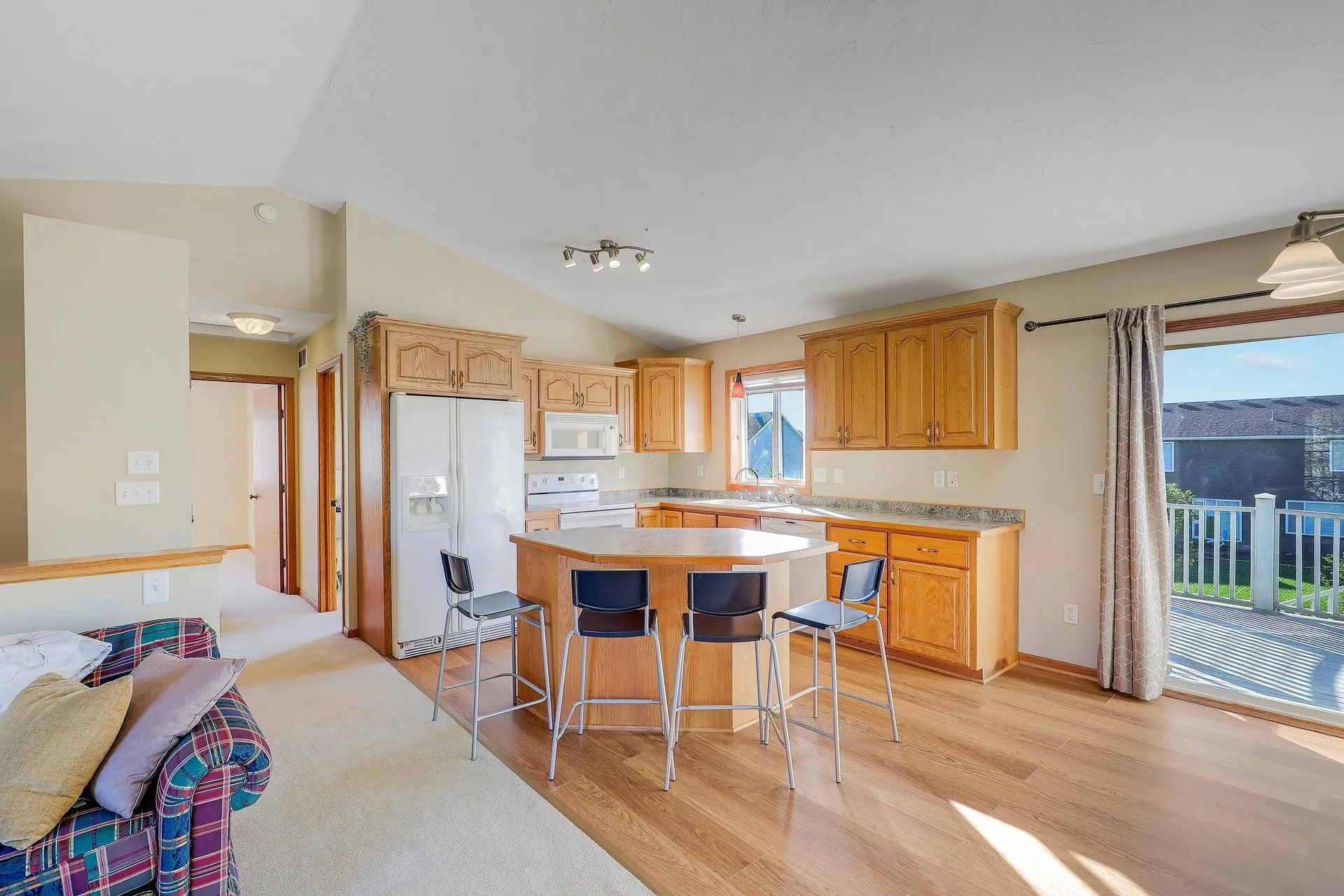Photo 6 of 890 Newport Avenue
