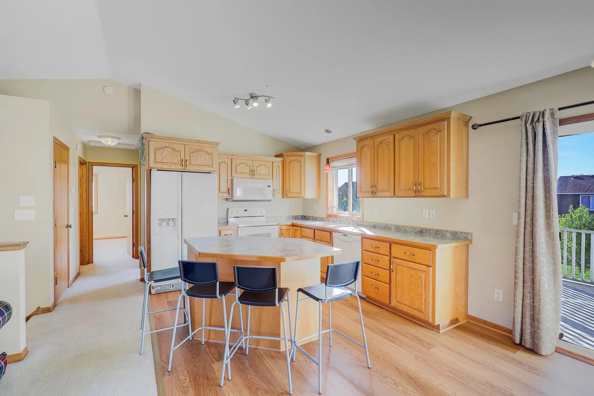 Photo 8 of 890 Newport Avenue