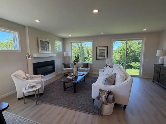 Photo 2 of 14703 Kingsview N Lane