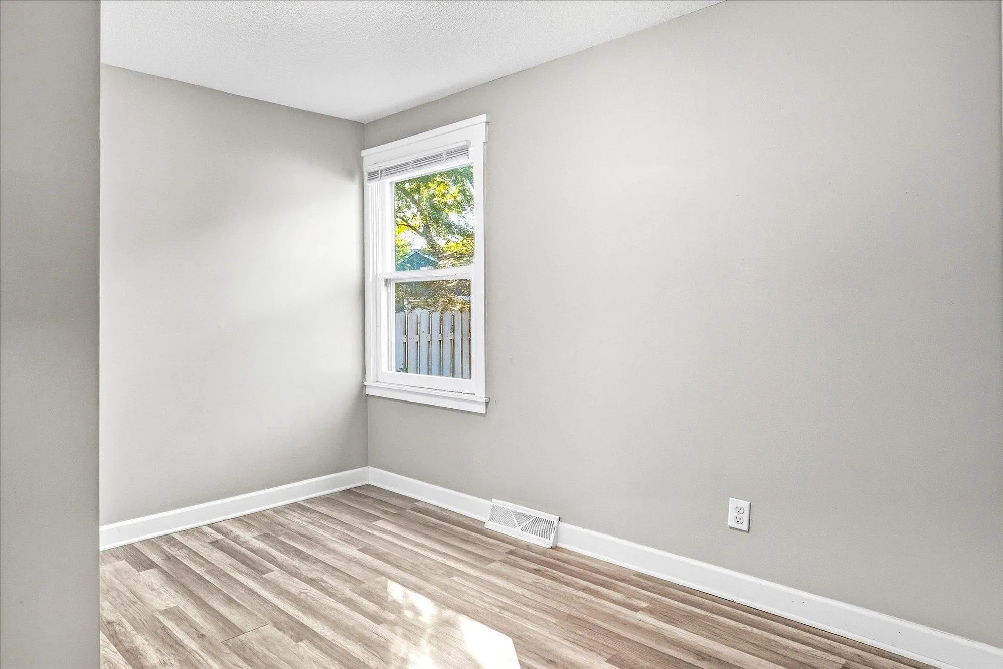 Photo 12 of 1812 9th Street