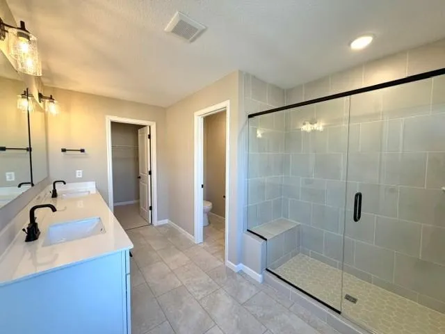 Photo 11 of 2279 Beechwood Avenue